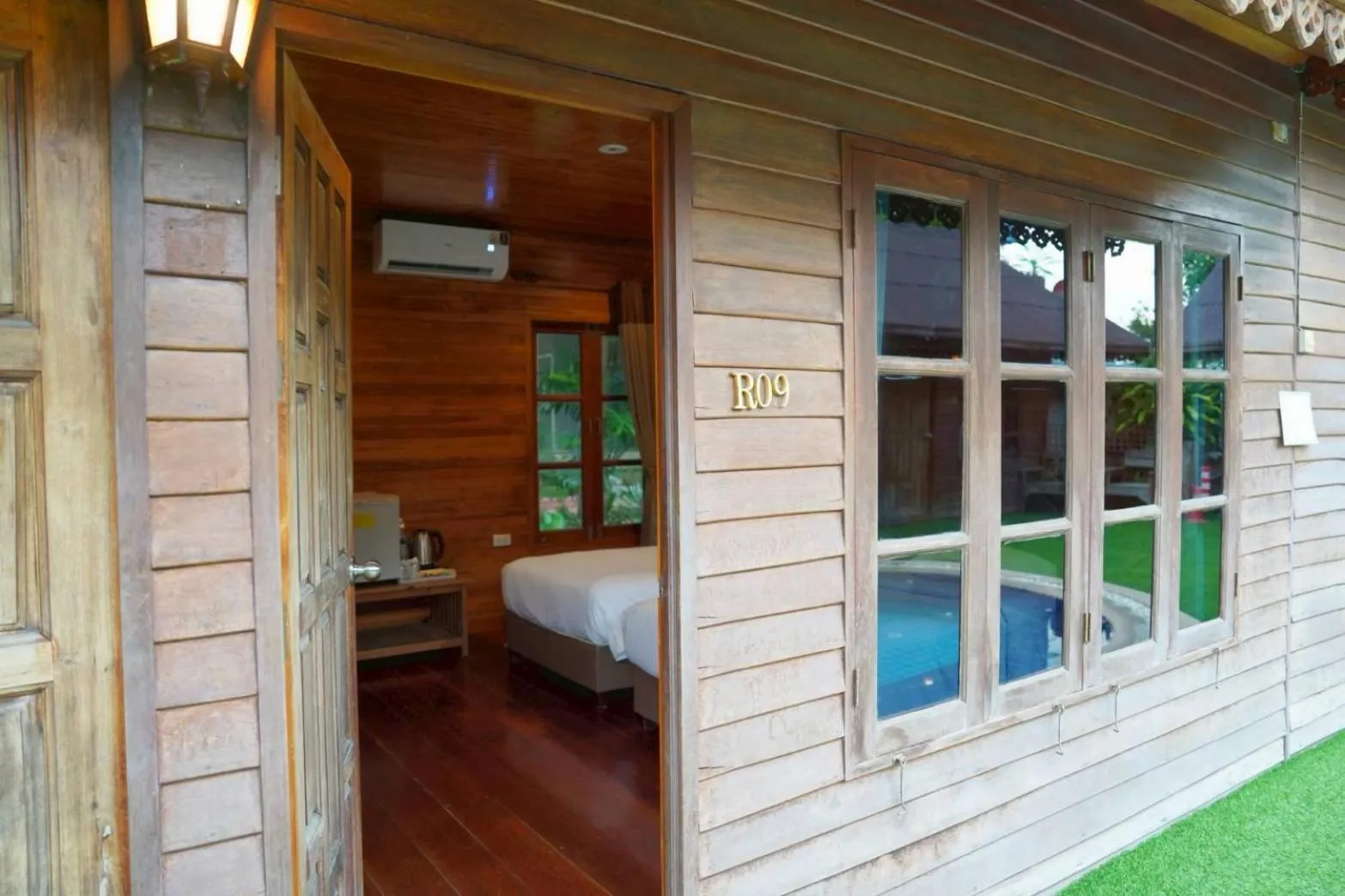 Bed in Basaya Beach Hotel & Resort