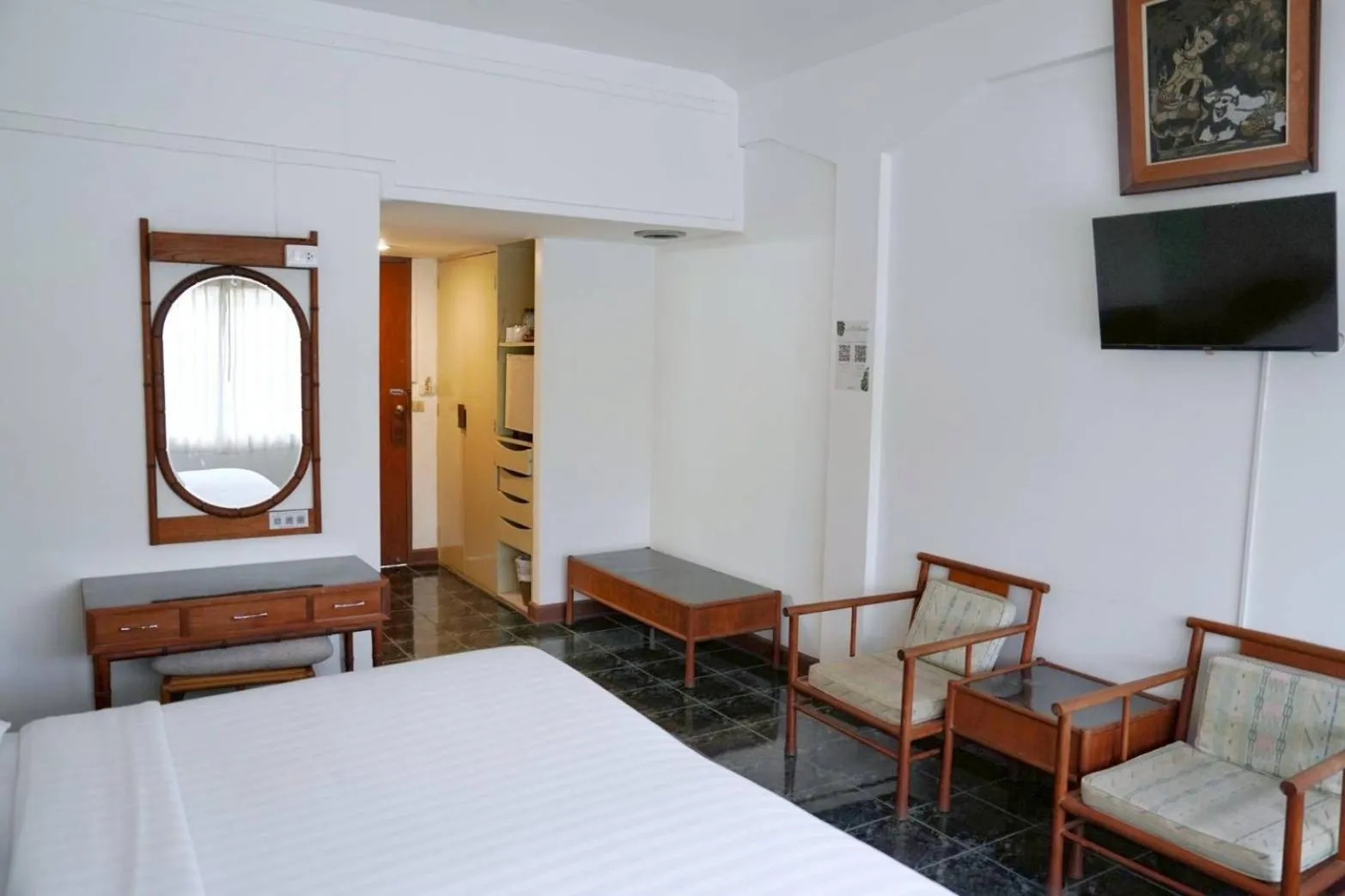 Bed in Basaya Beach Hotel & Resort