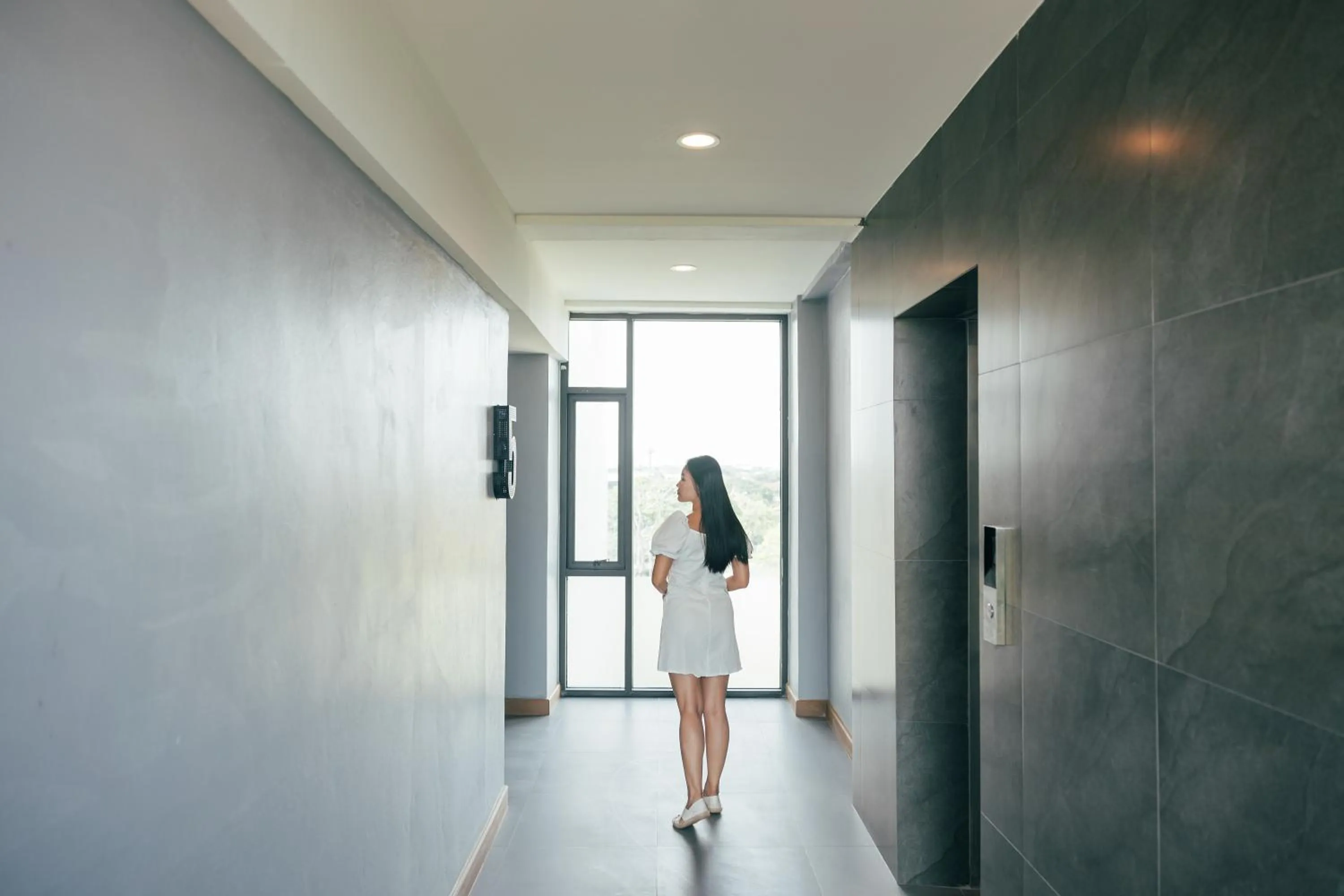 People in Lima Hotel