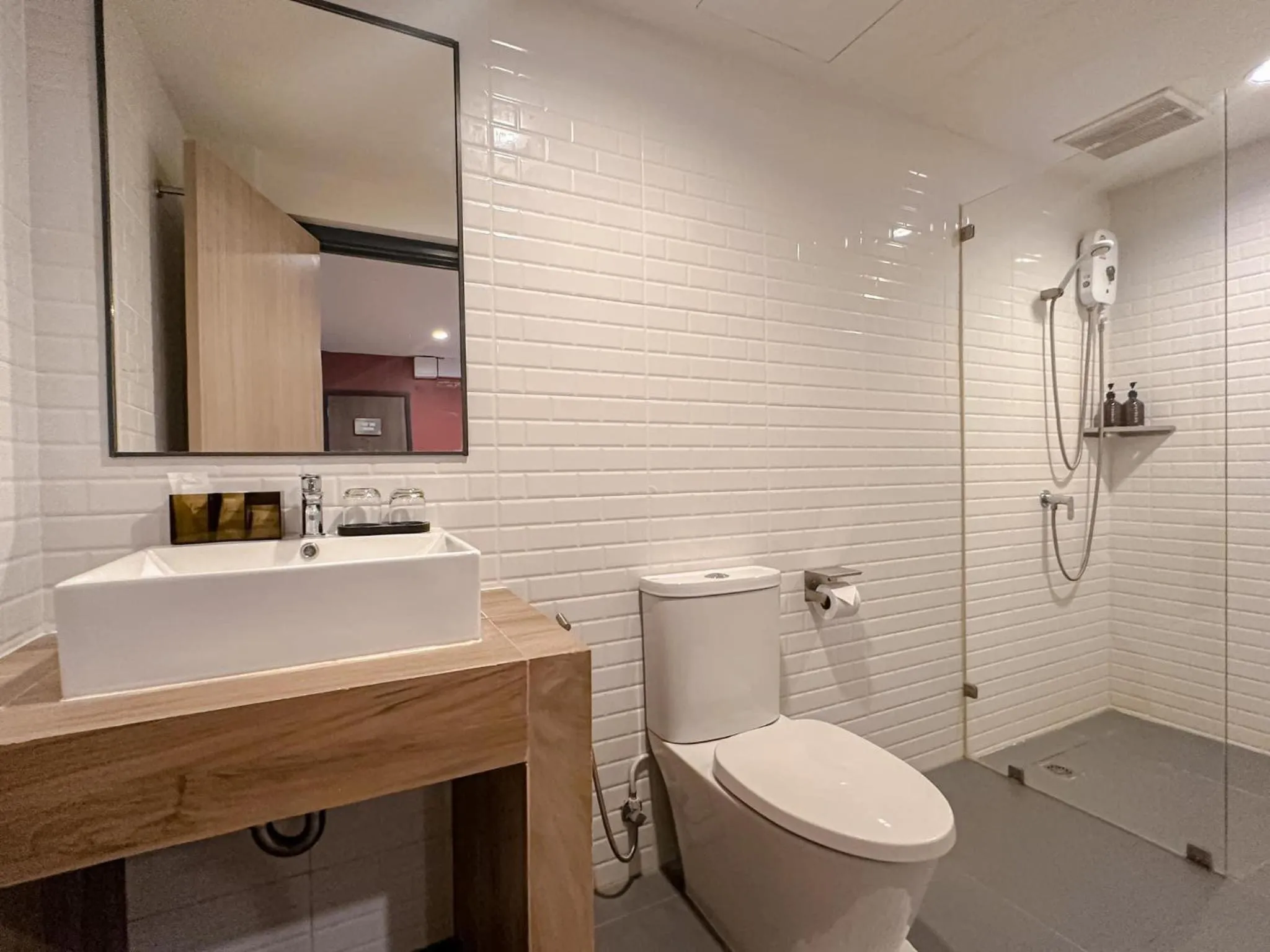 Shower in Lima Hotel