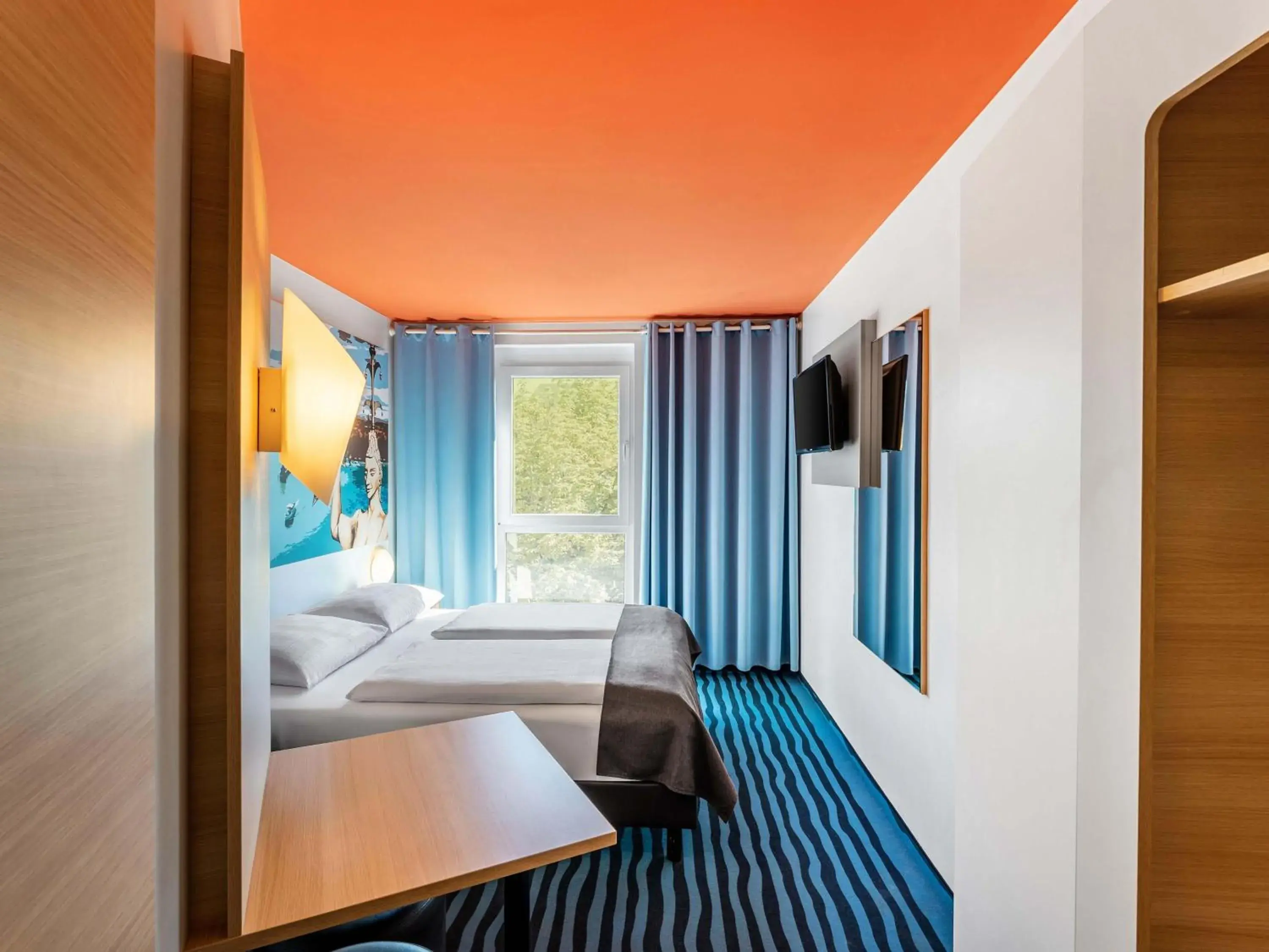 Double Room in B&B Hotel Konstanz Double Room in B&B Hotel Konstanz