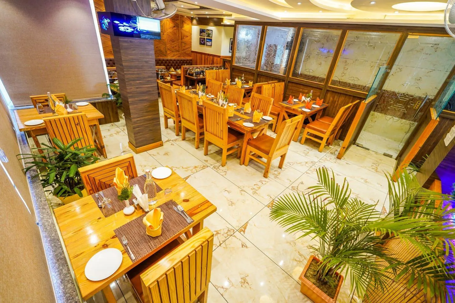 Restaurant/places to eat in Hotel Nature's View