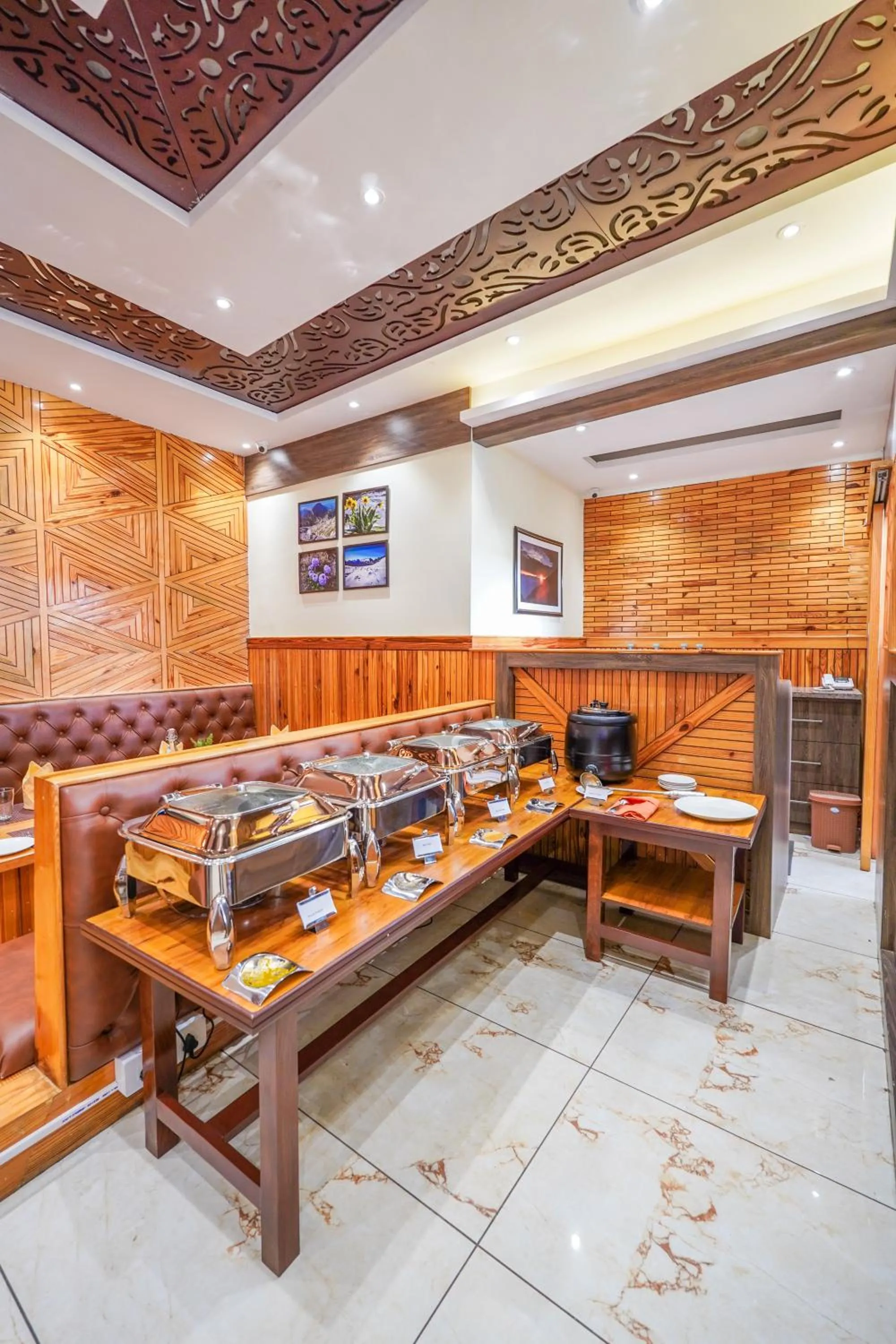 Restaurant/places to eat in Hotel Nature's View