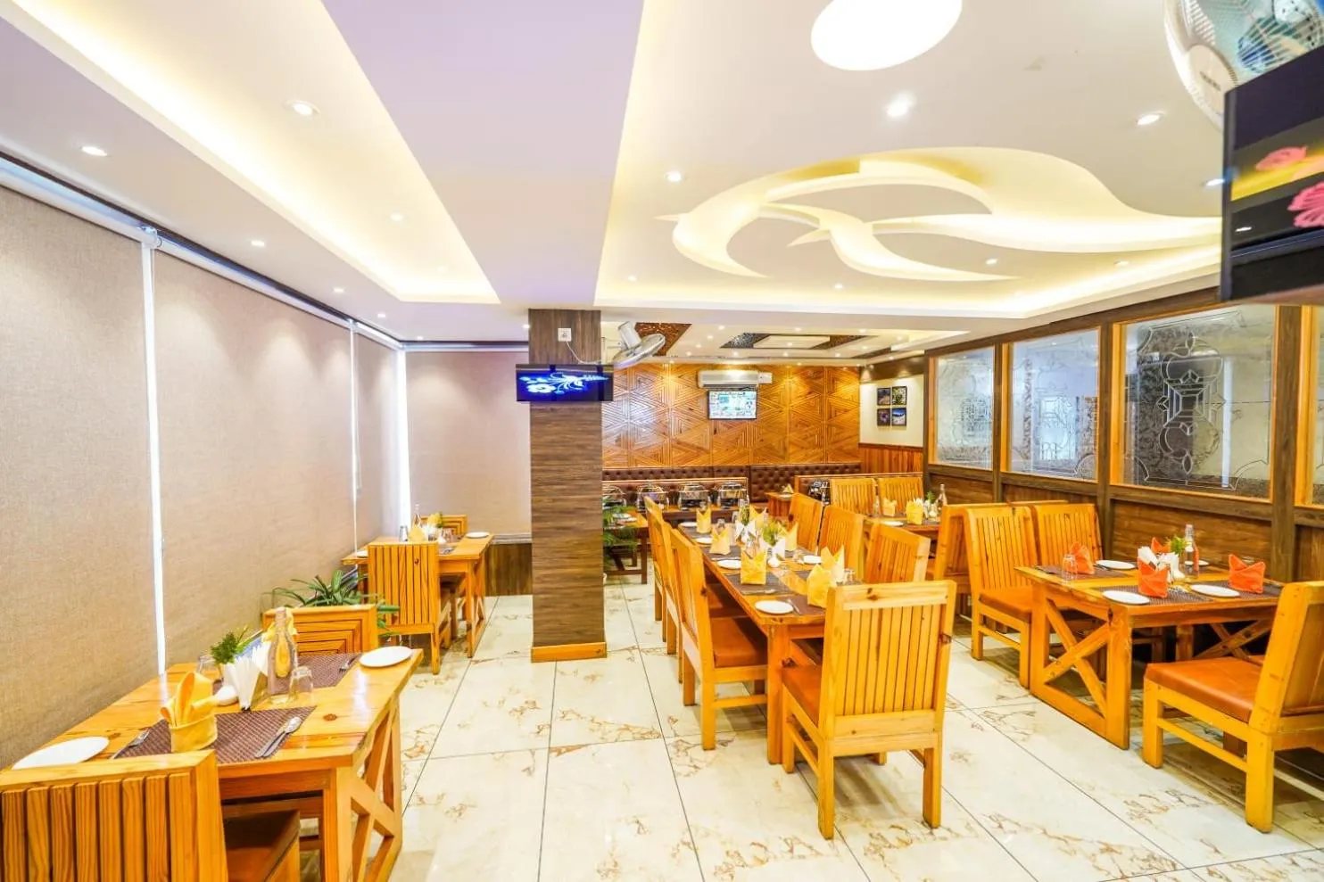 Restaurant/places to eat in Hotel Nature's View