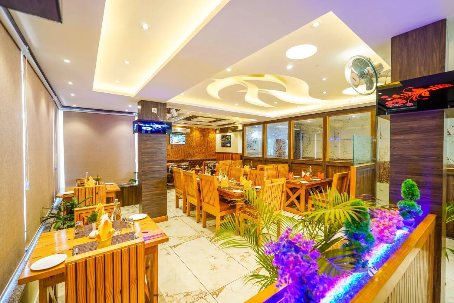 Restaurant/places to eat in Hotel Nature's View