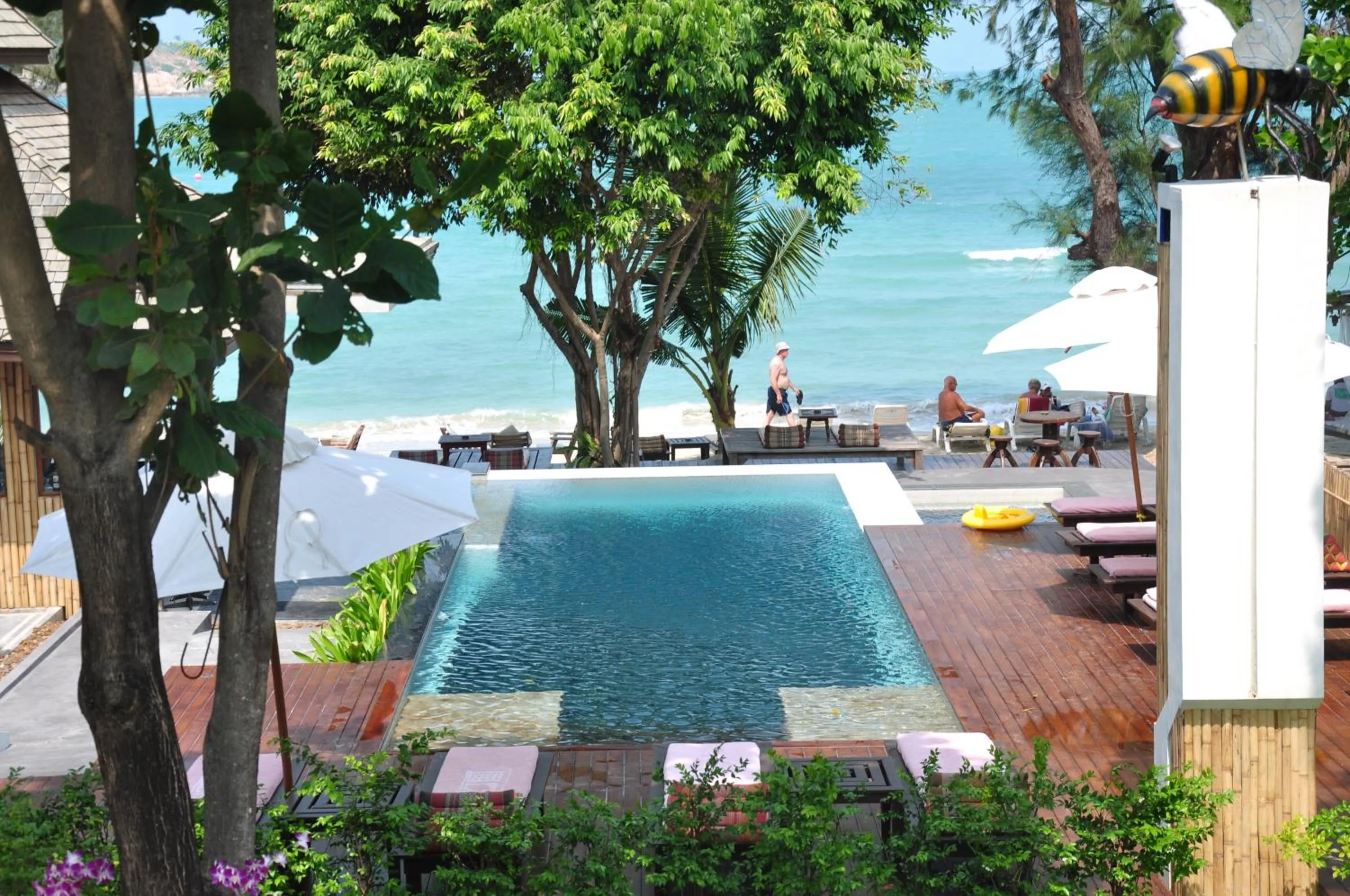 Swimming pool in Samui Honey Cottages Beach Resort - SHA Extra Plus