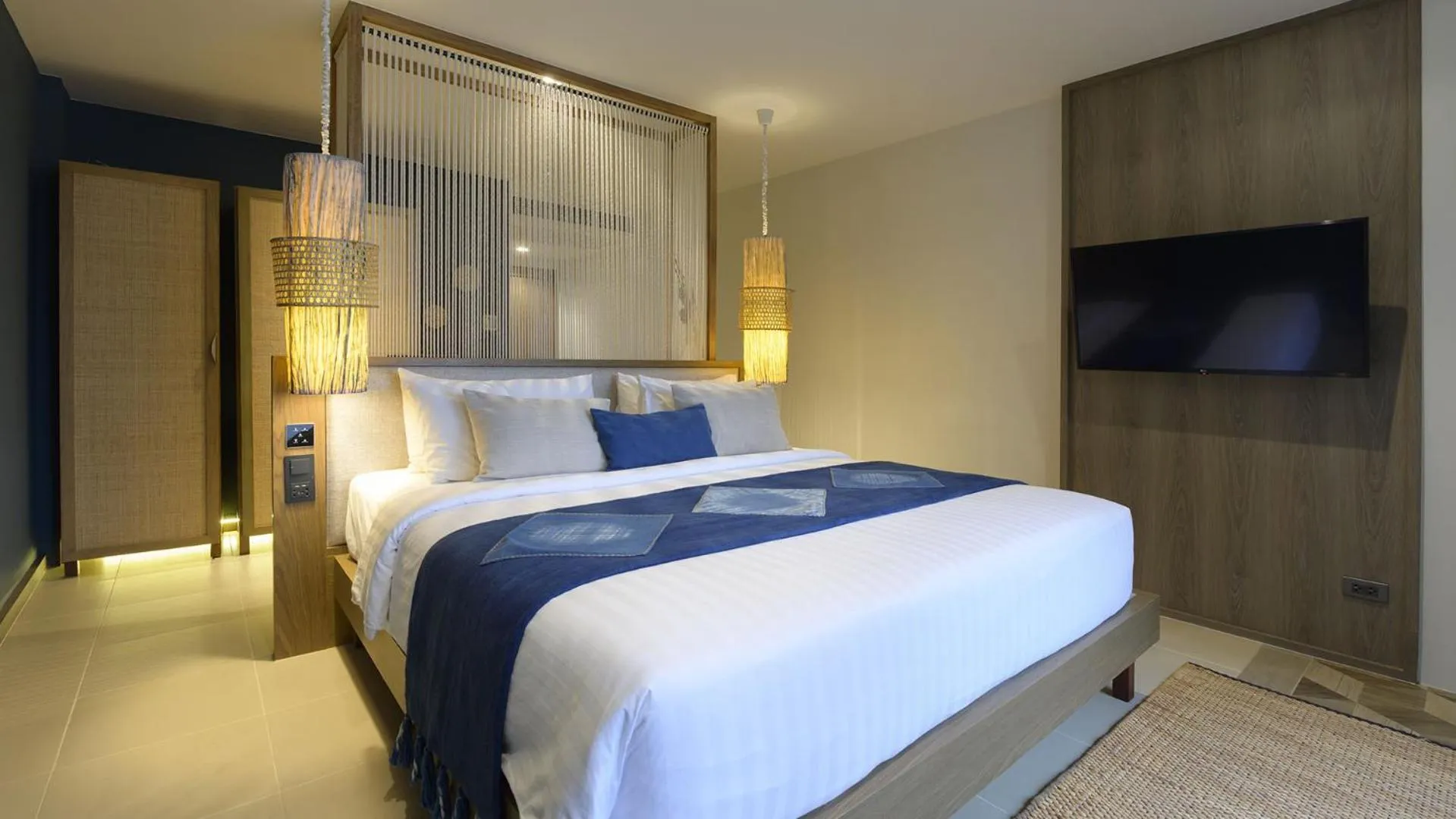 Bed in Tohsang Heritage Khongjiam