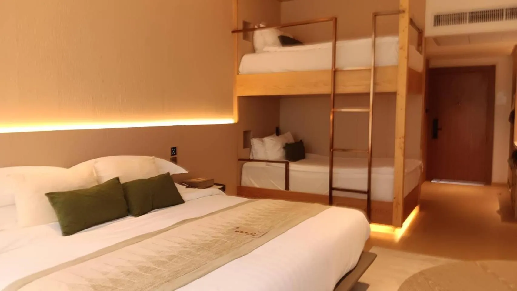 Bed in Tohsang Heritage Khongjiam