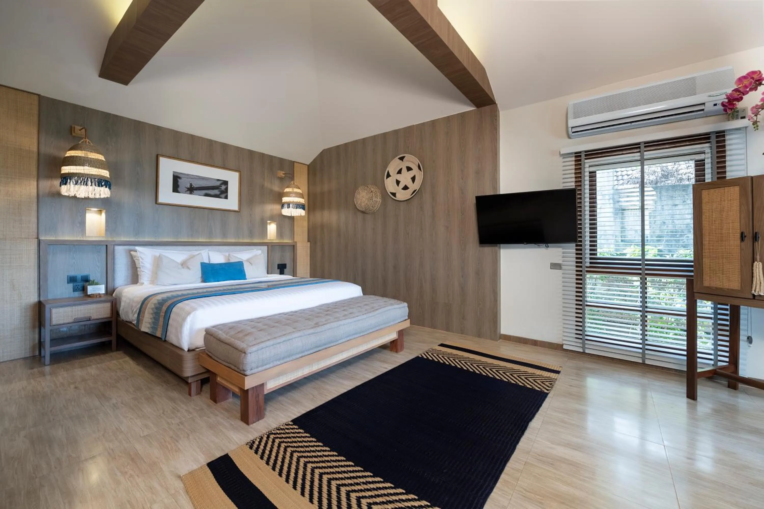 Bed in Tohsang Heritage Khongjiam