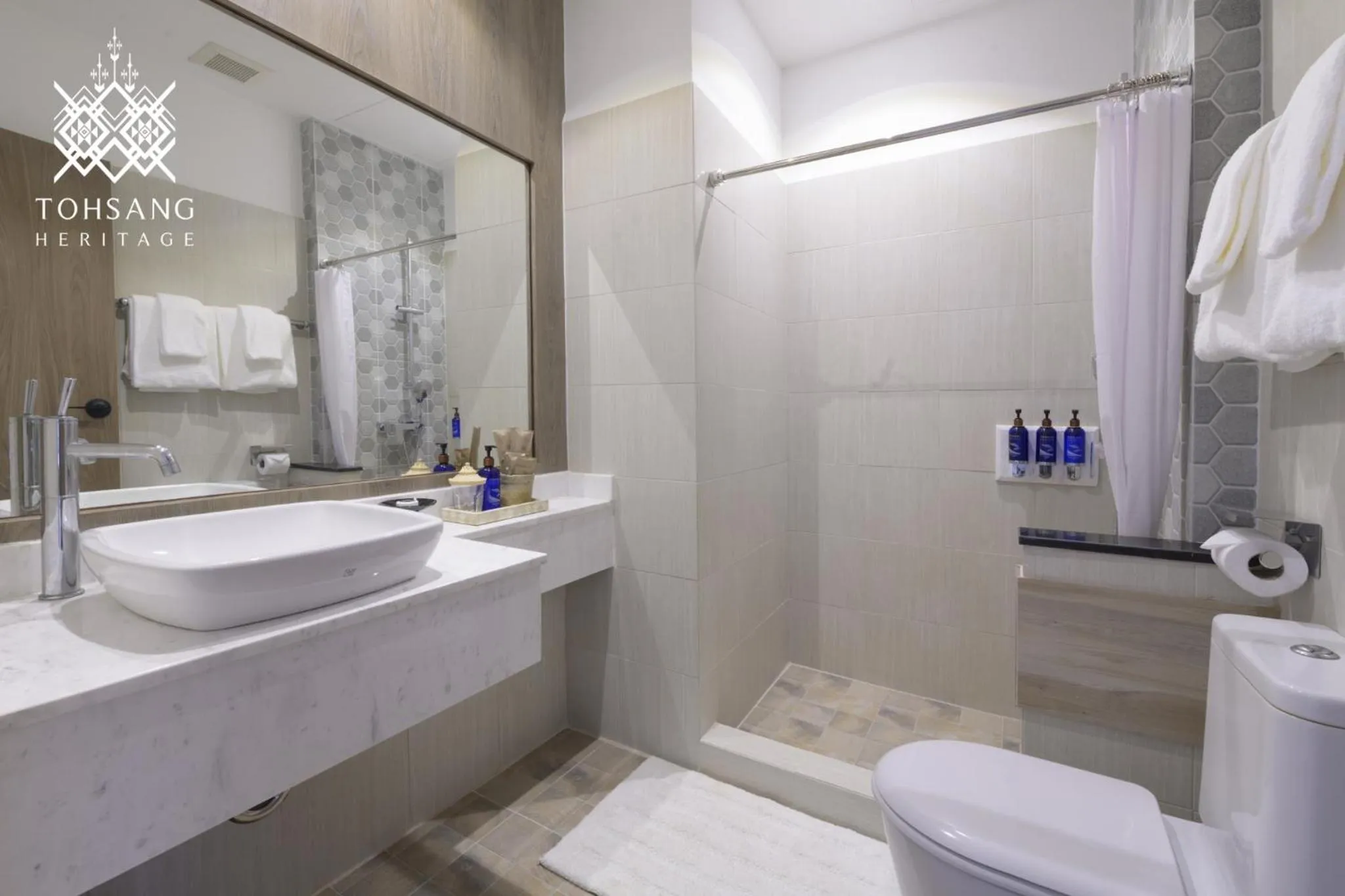 Shower in Tohsang Heritage Khongjiam