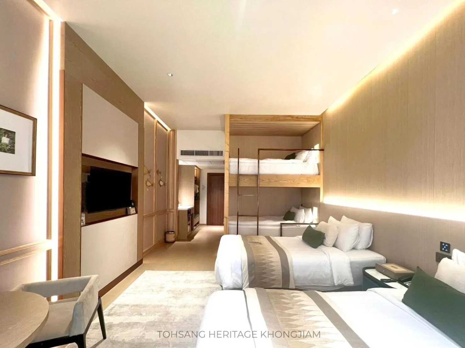 Bed in Tohsang Heritage Khongjiam