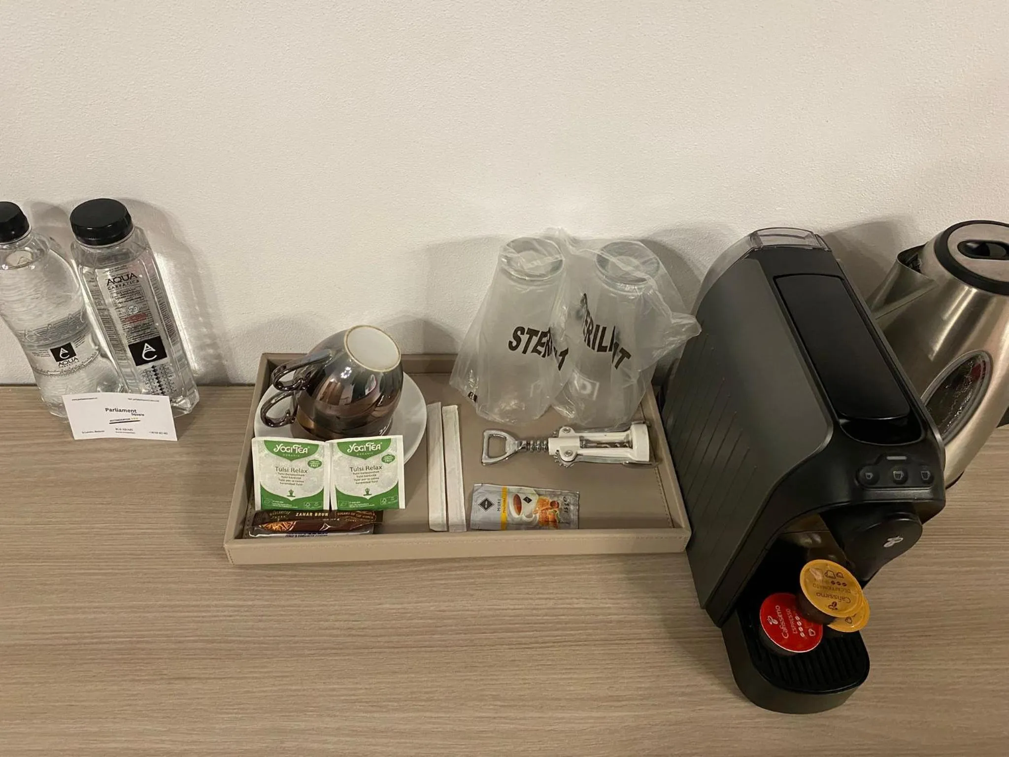 Coffee/tea facilities in Parliament Square