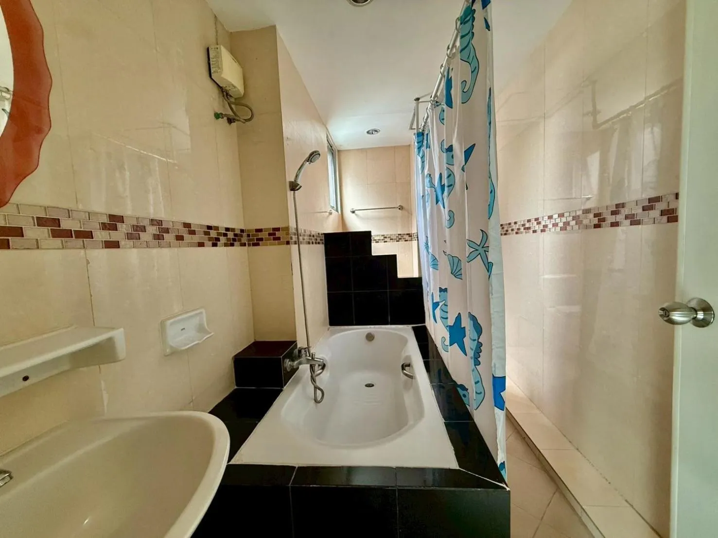 Bathroom in The Great Residence Suvarnabhumi Airport