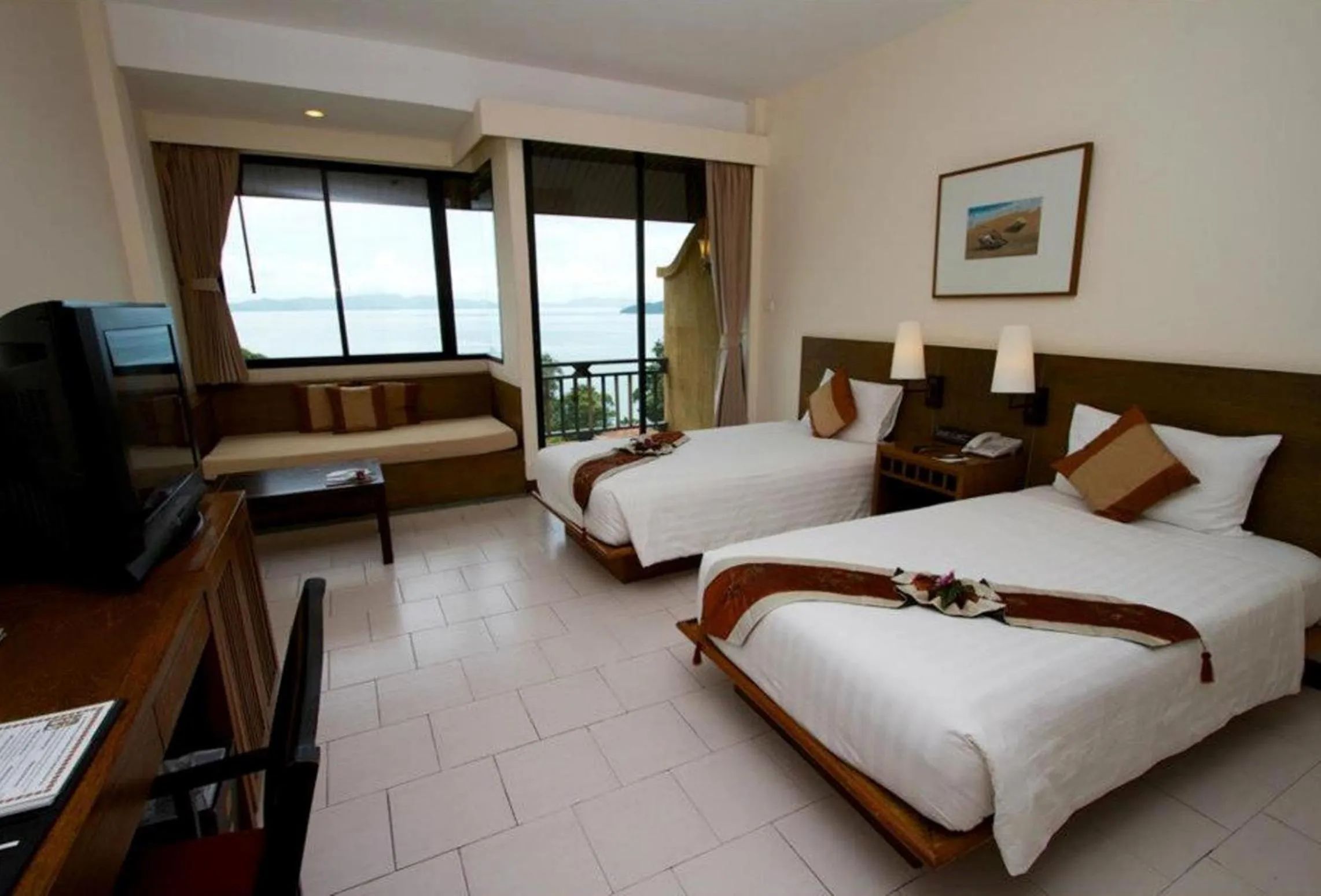 Photo of the whole room, Bed in Supalai Scenic Bay Resort And Spa, SHA Extra Plus