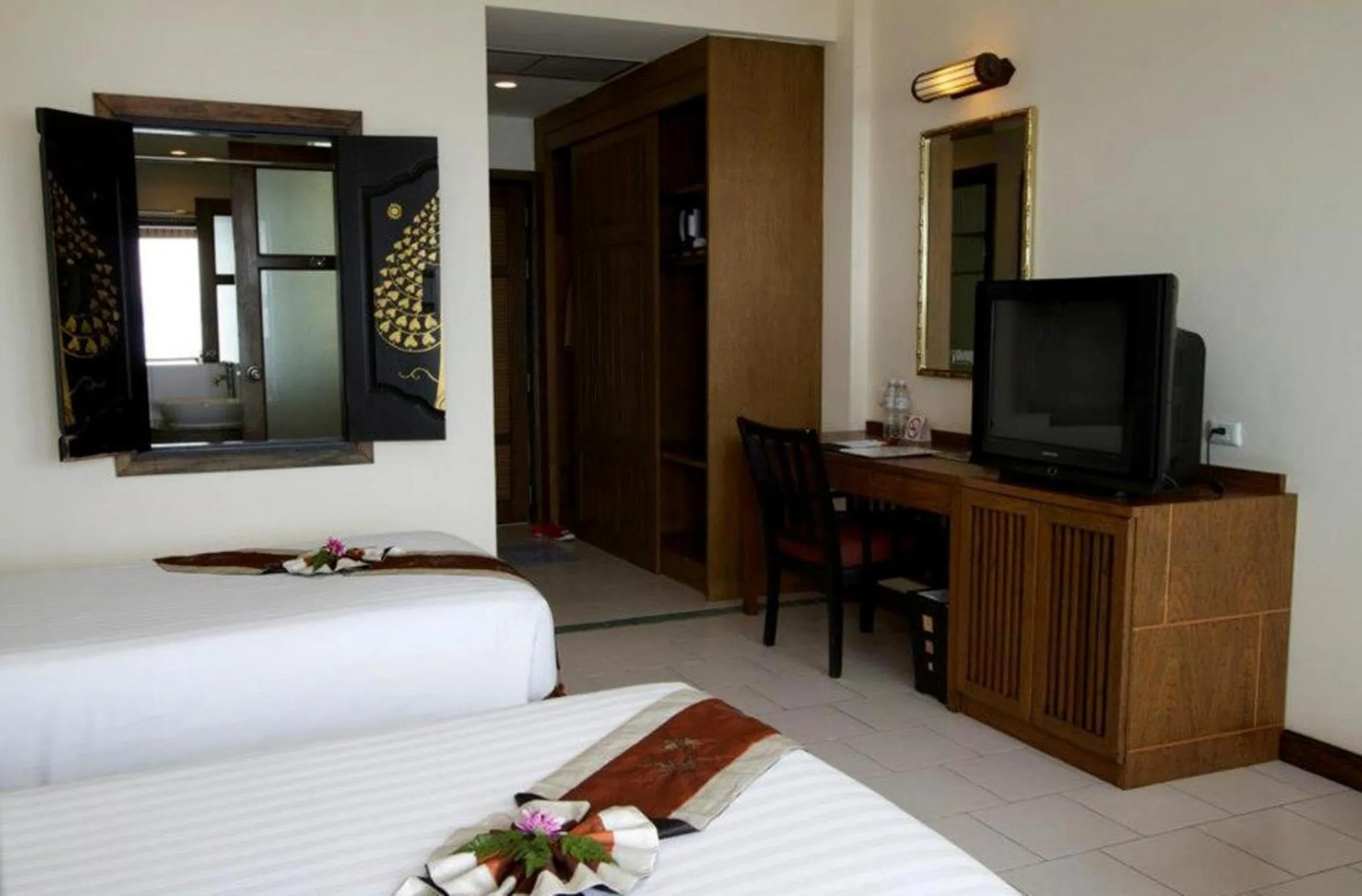 Photo of the whole room, Bed in Supalai Scenic Bay Resort And Spa, SHA Extra Plus