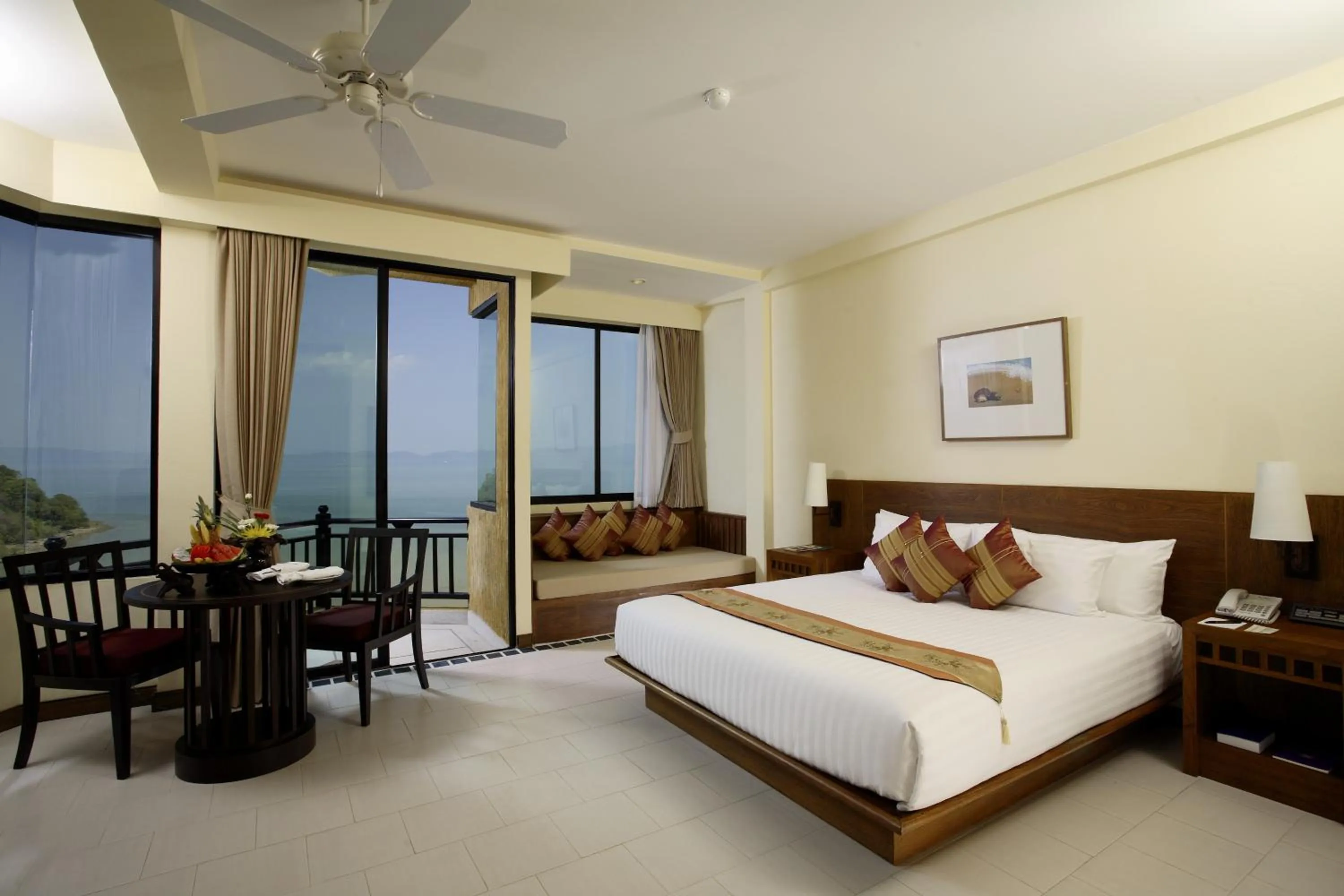 Photo of the whole room, Bed in Supalai Scenic Bay Resort And Spa, SHA Extra Plus