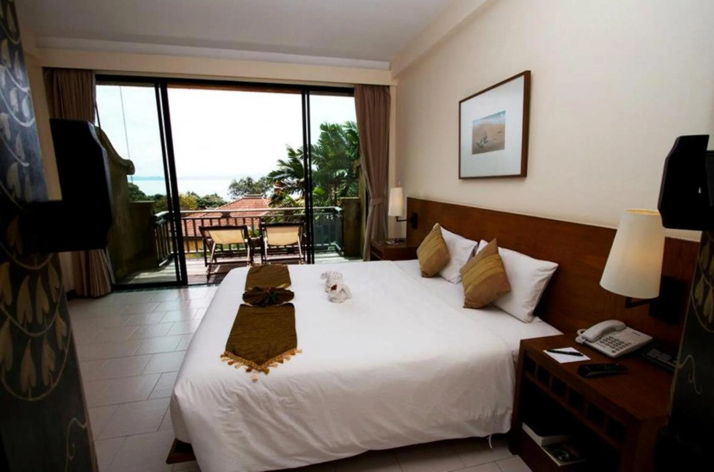 Bed in Supalai Scenic Bay Resort And Spa, SHA Extra Plus