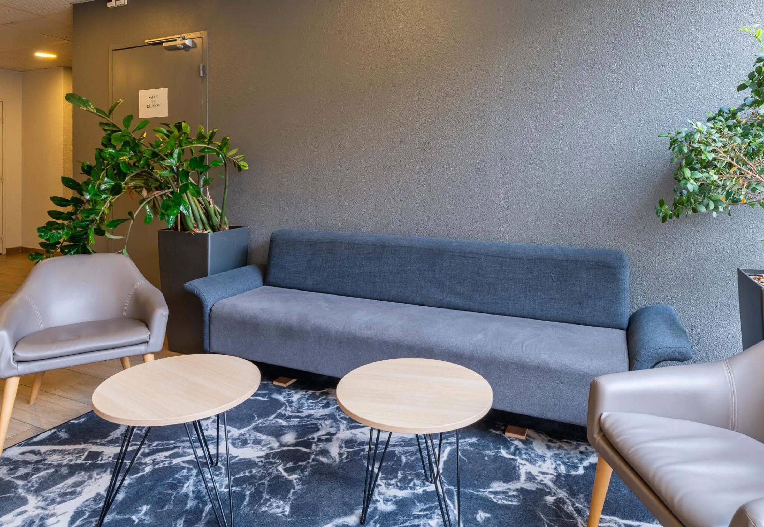 Lobby or reception in B&B HOTEL Lyon Centre Monplaisir