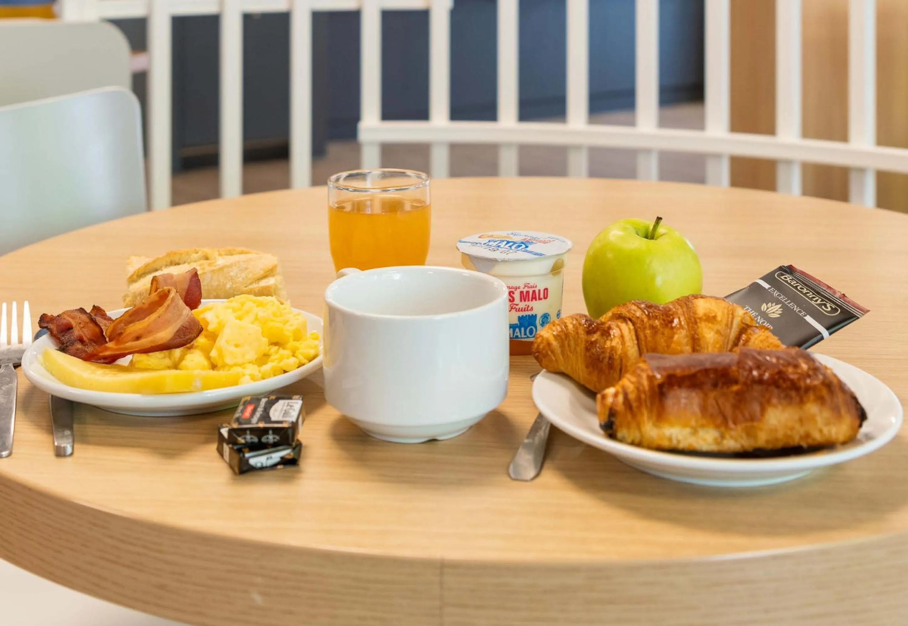 Breakfast in B&B HOTEL Lyon Centre Monplaisir