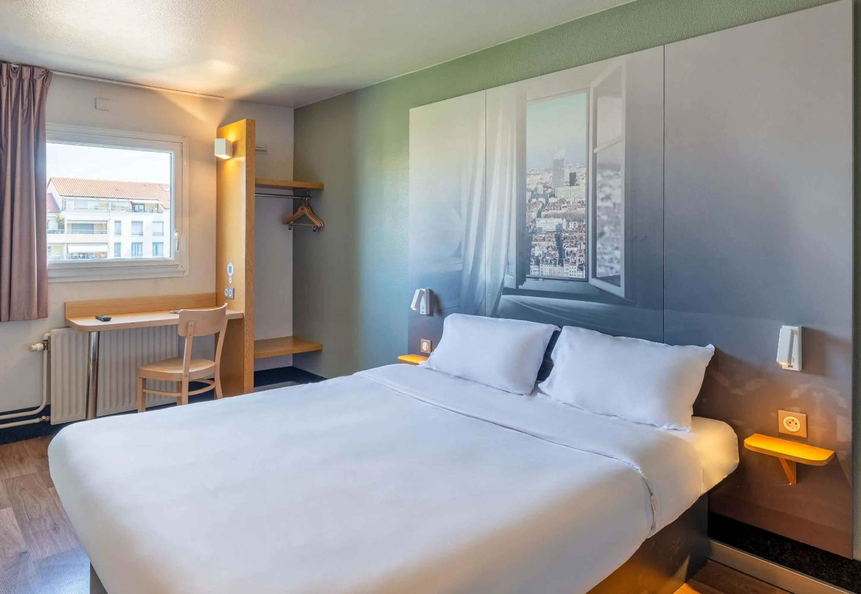 Bedroom, Bed in B&B HOTEL Lyon Centre Monplaisir