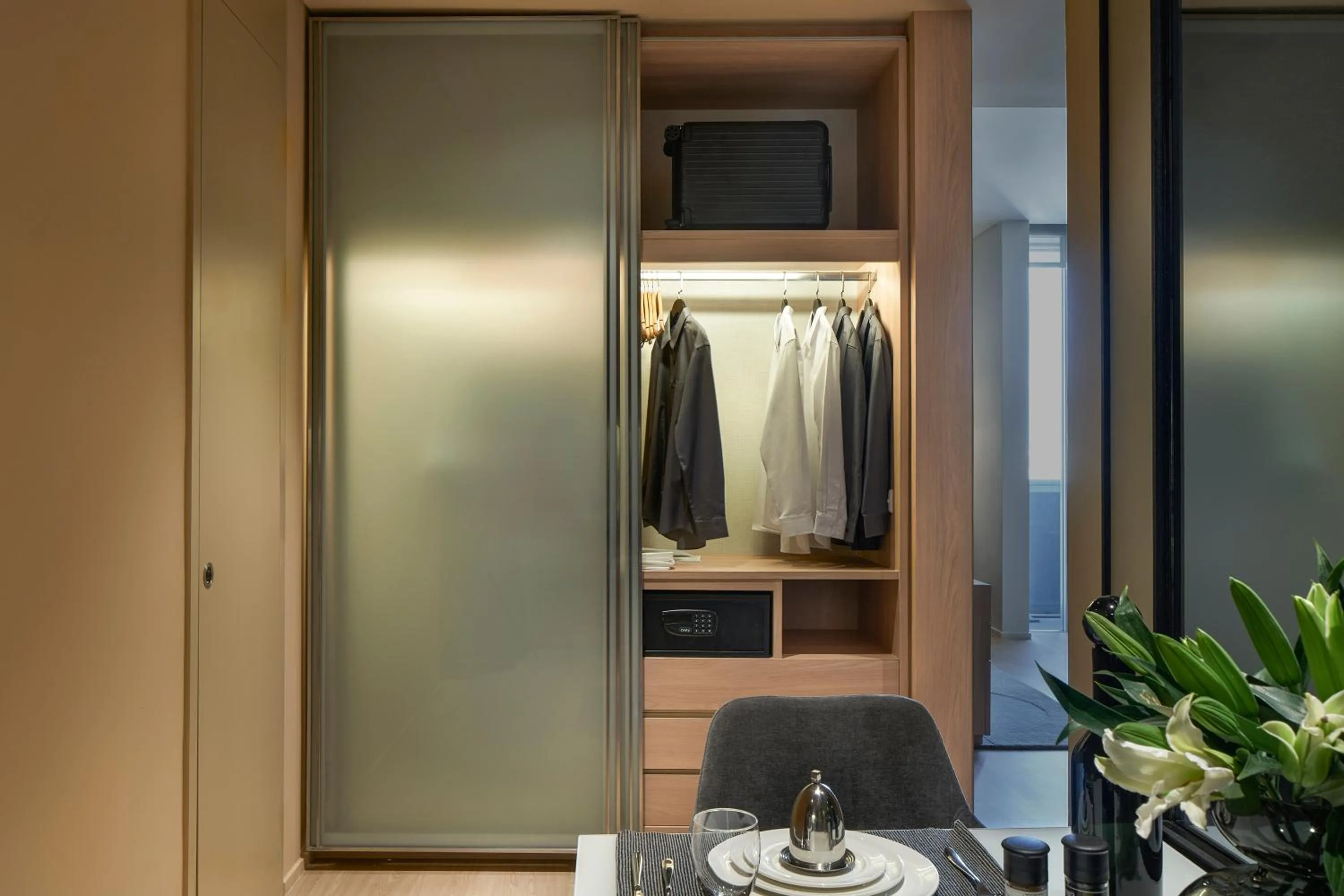 wardrobe in Somerset Sukhumvit Thonglor Bangkok