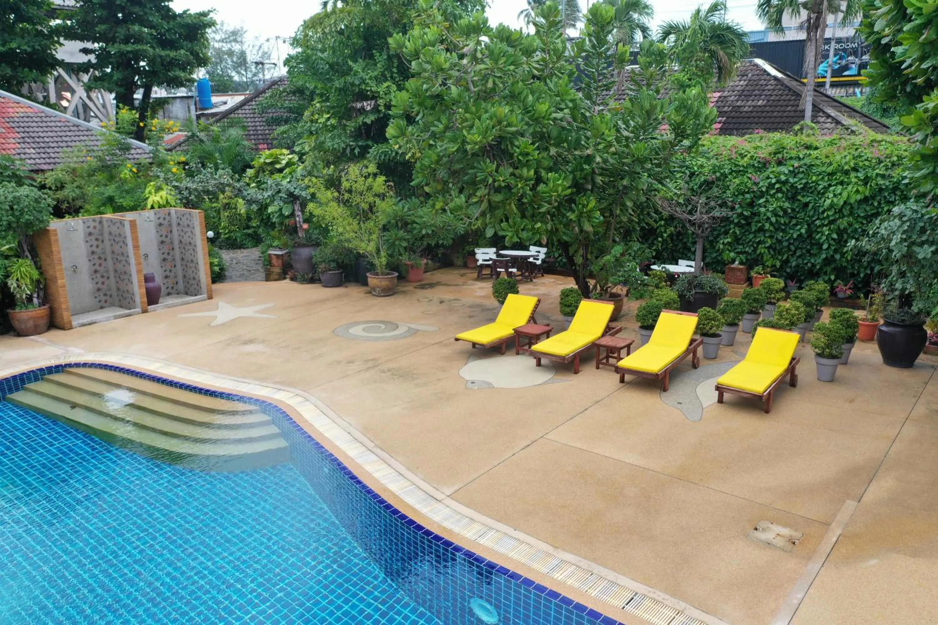 Pool view in Tropica Bungalow Beach Hotel