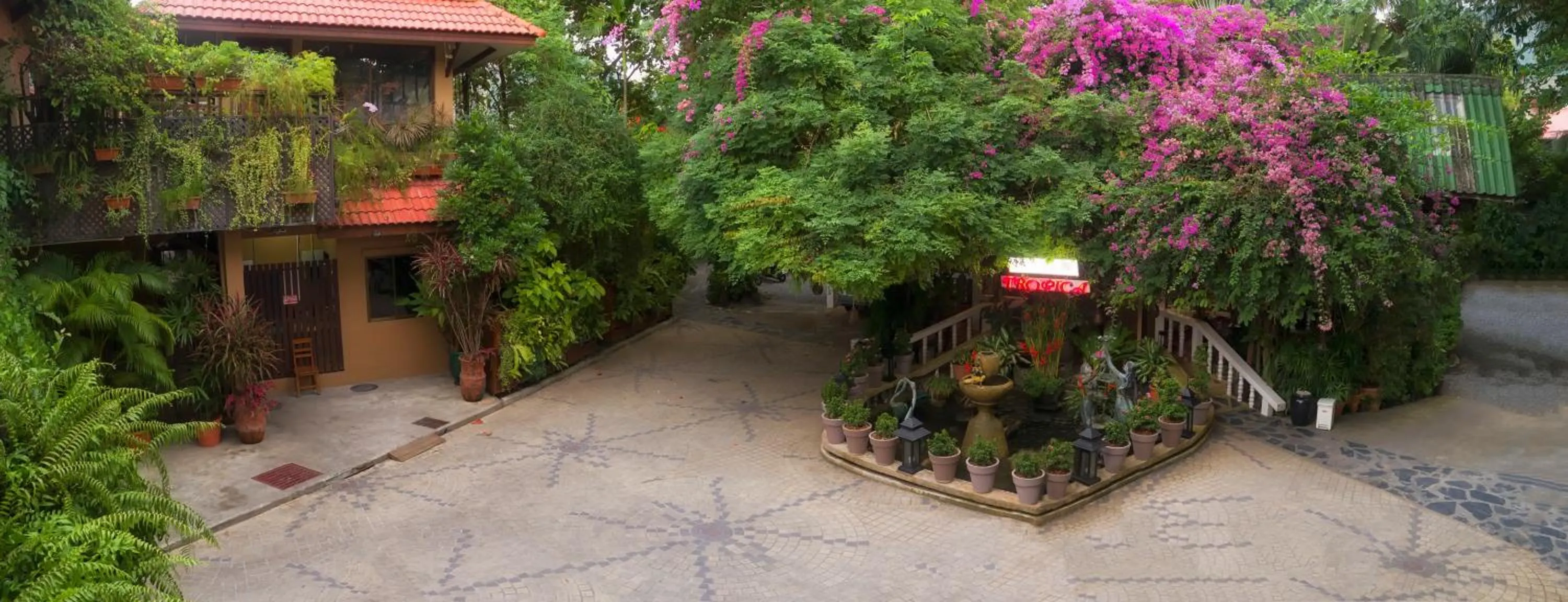 Lobby or reception in Tropica Bungalow Beach Hotel