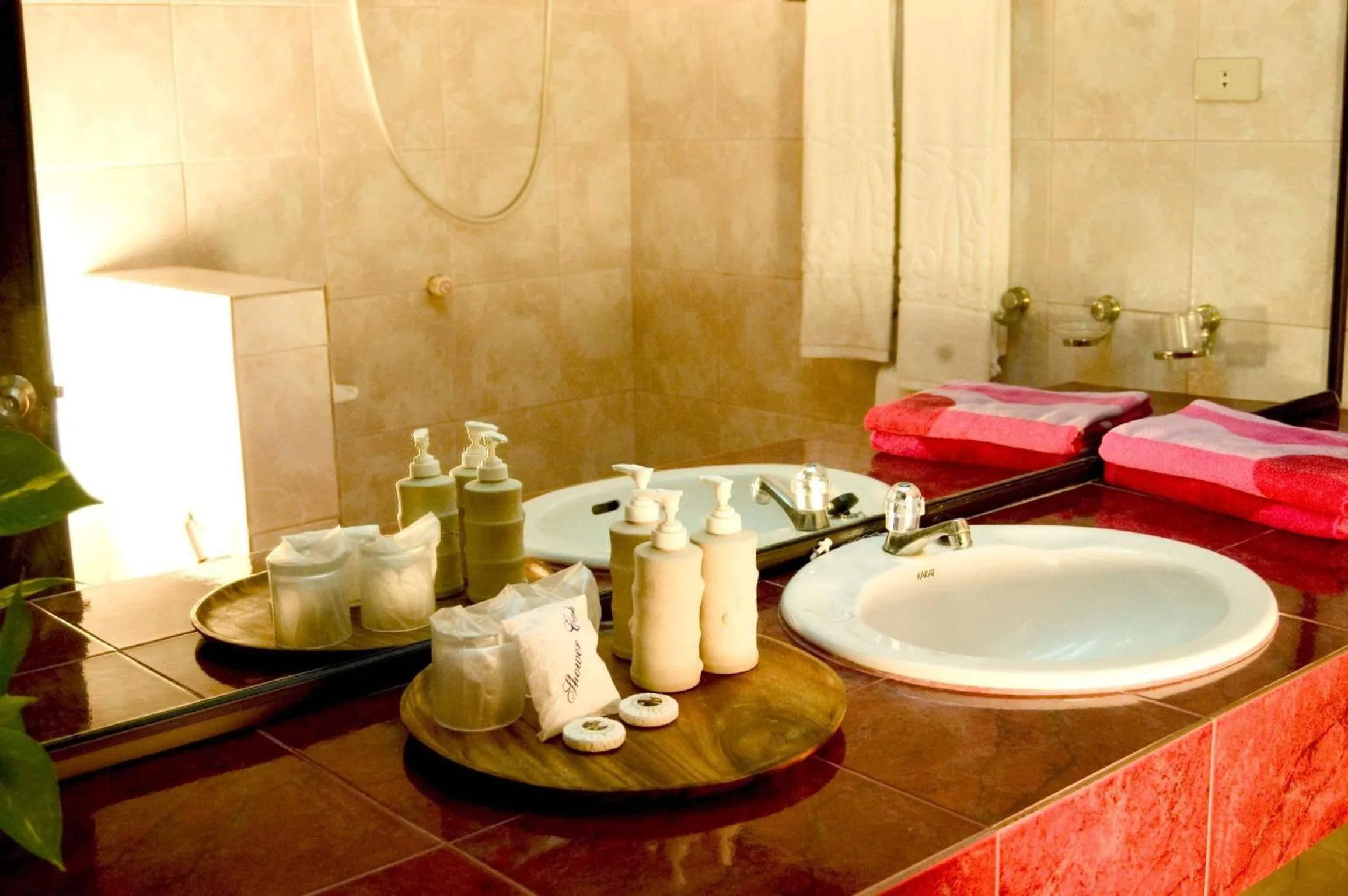 Bathroom in Tropica Bungalow Beach Hotel
