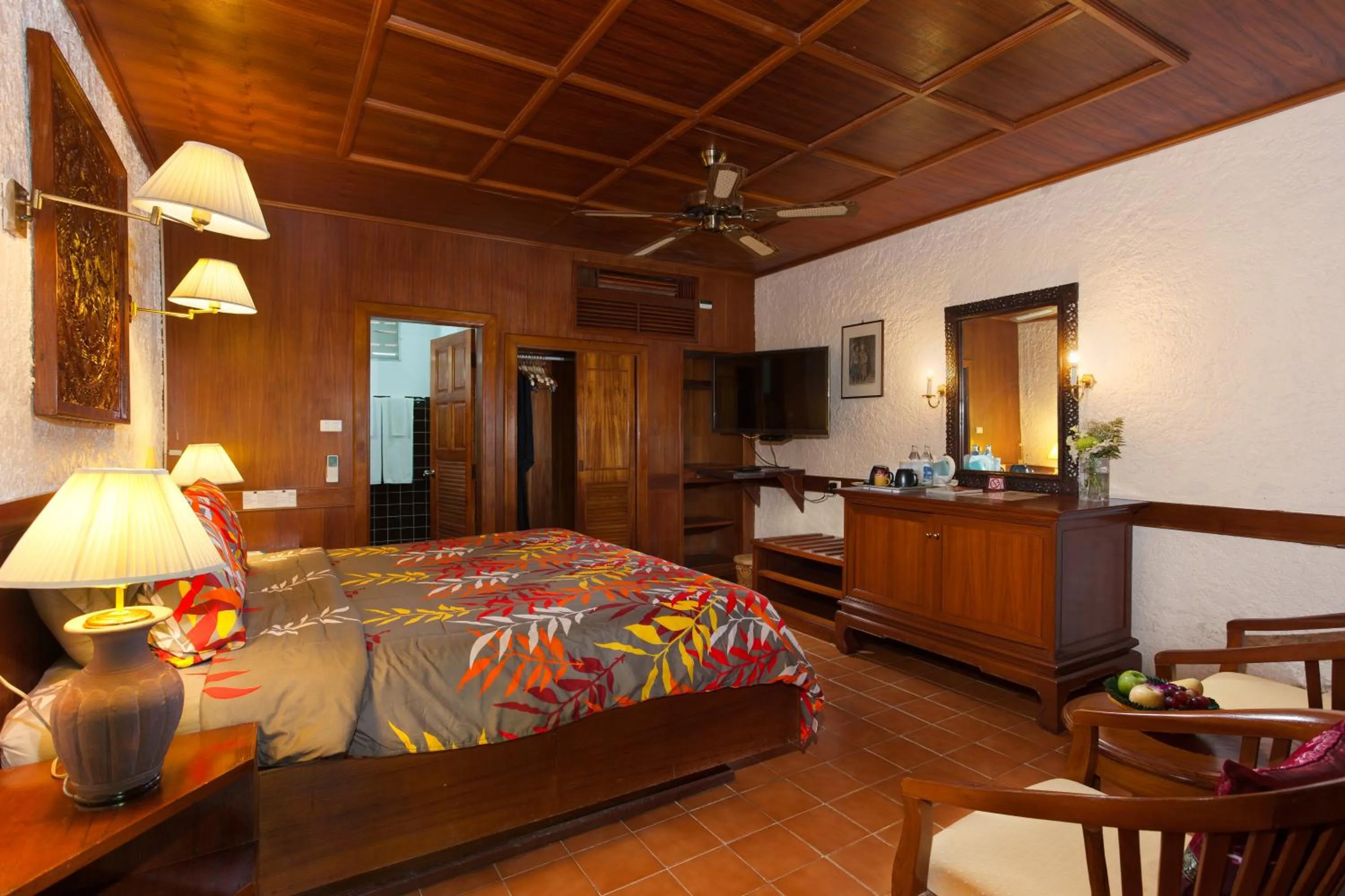 Bedroom, Bed in Tropica Bungalow Beach Hotel
