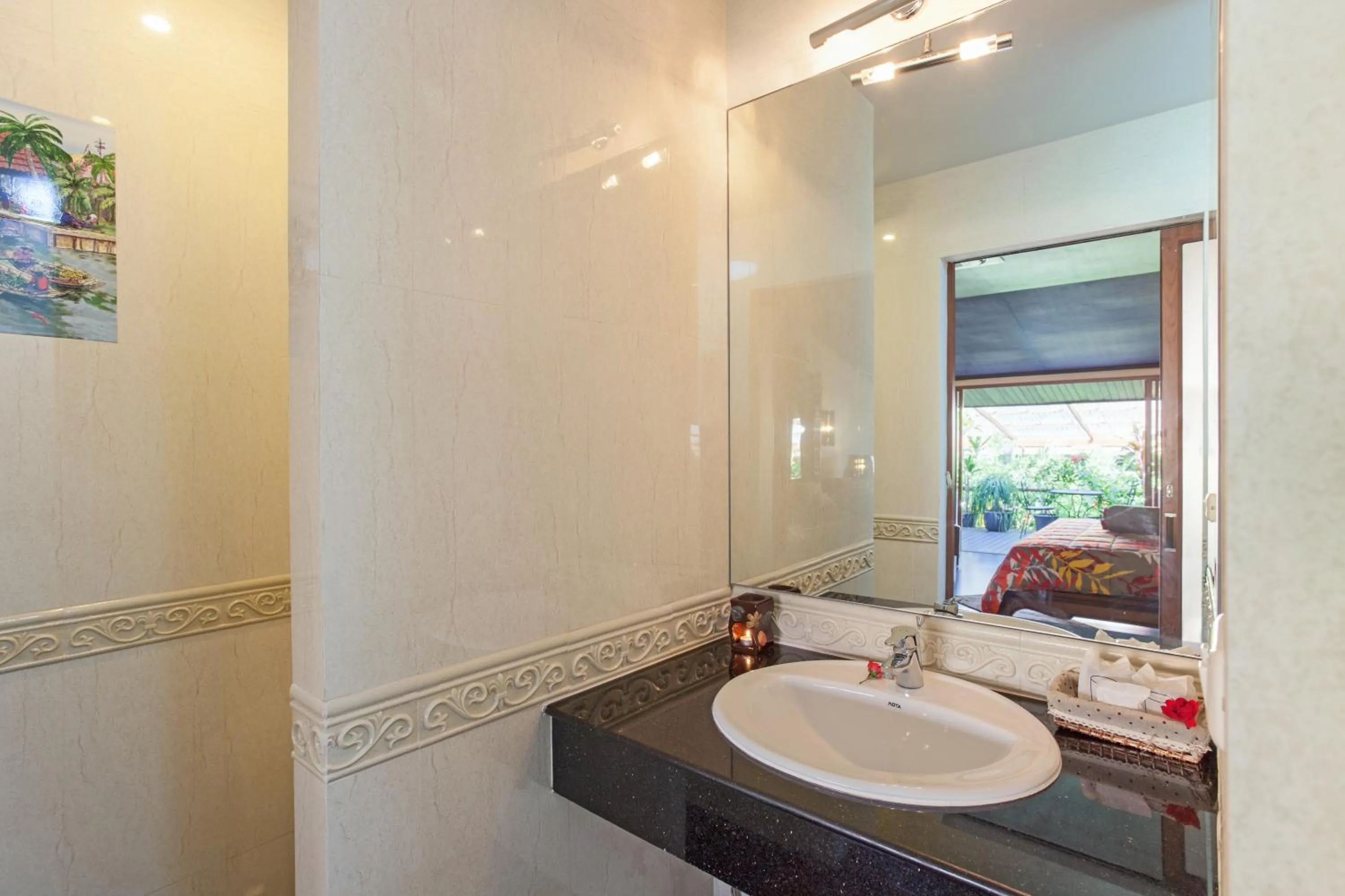 Toilet in Tropica Bungalow Beach Hotel