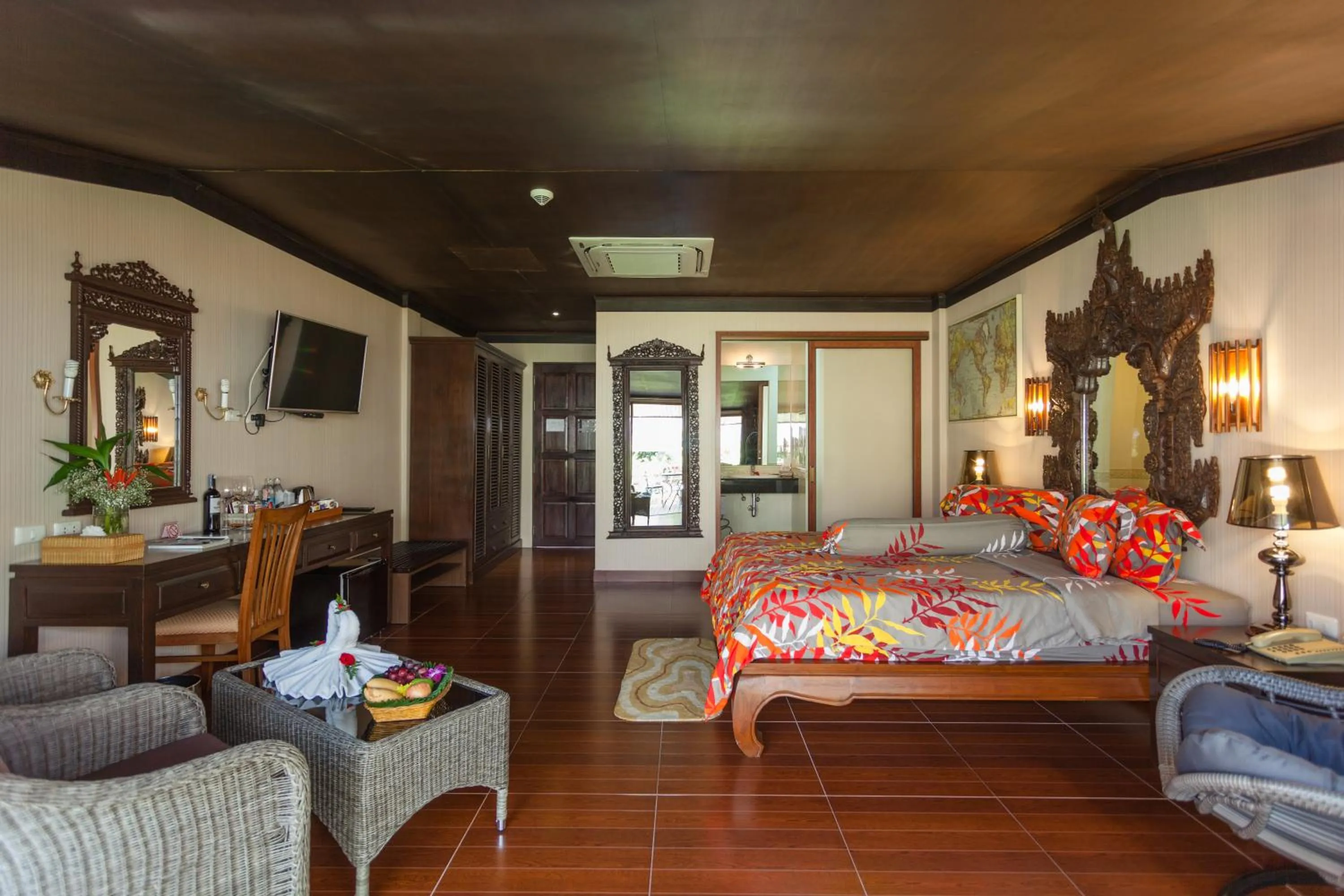 Bedroom, Bed in Tropica Bungalow Beach Hotel