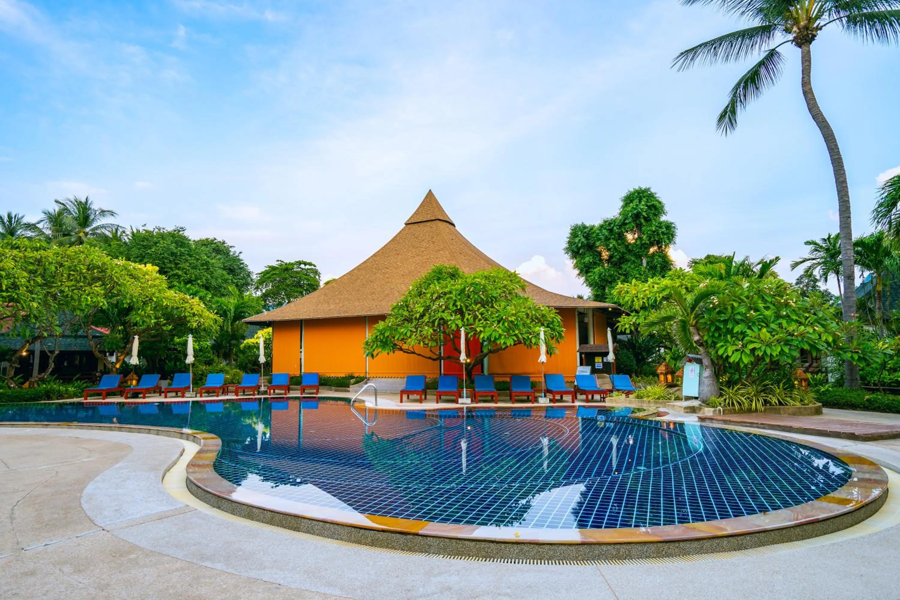Swimming pool in Chaweng Buri Resort