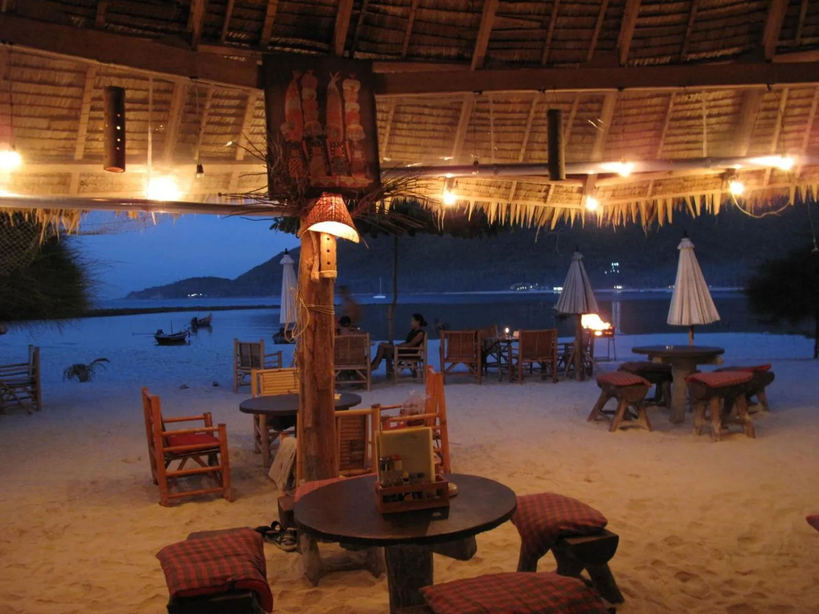 Restaurant/places to eat in Malibu Beach Bungalows