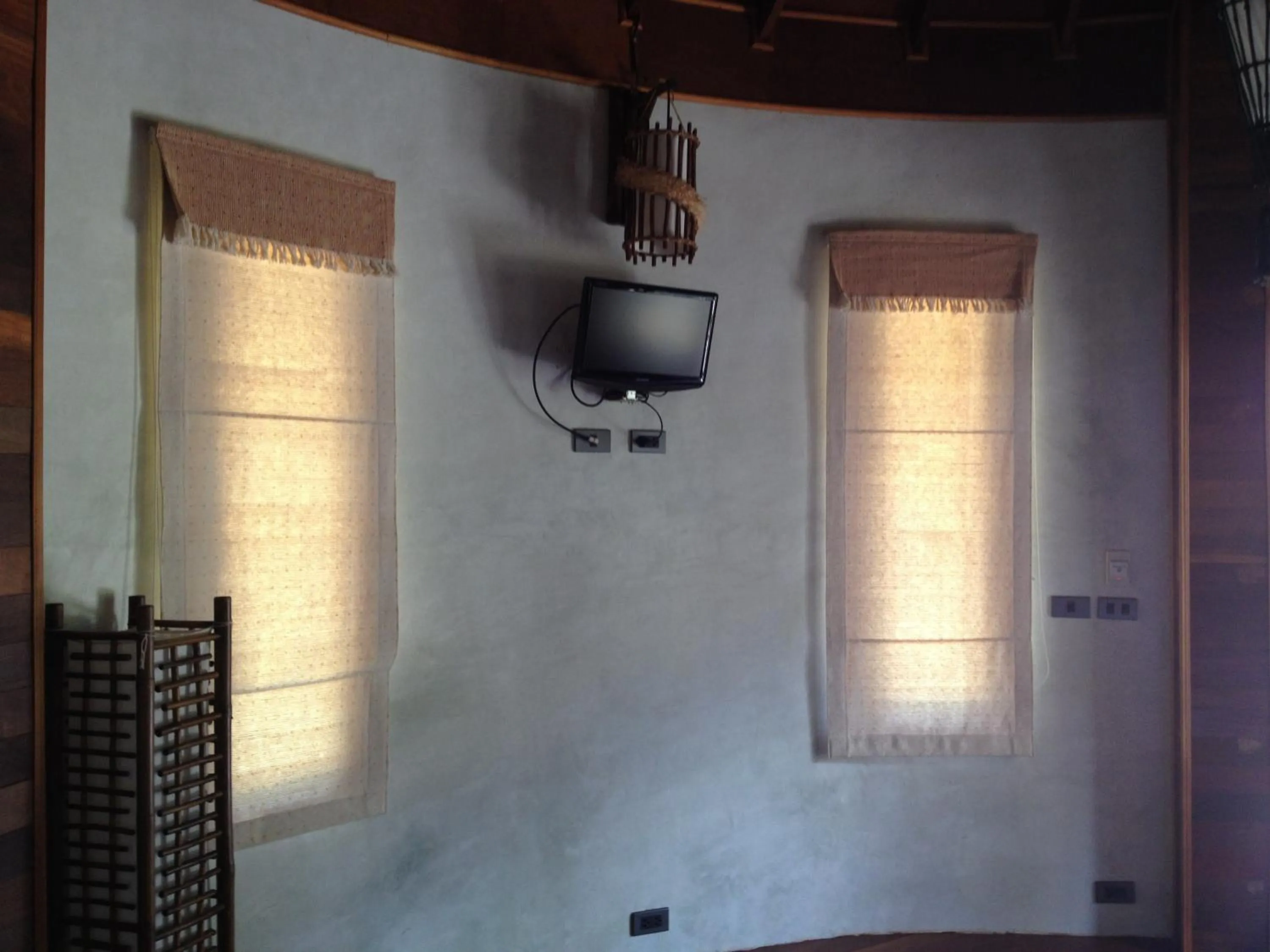TV and multimedia in Malibu Beach Bungalows