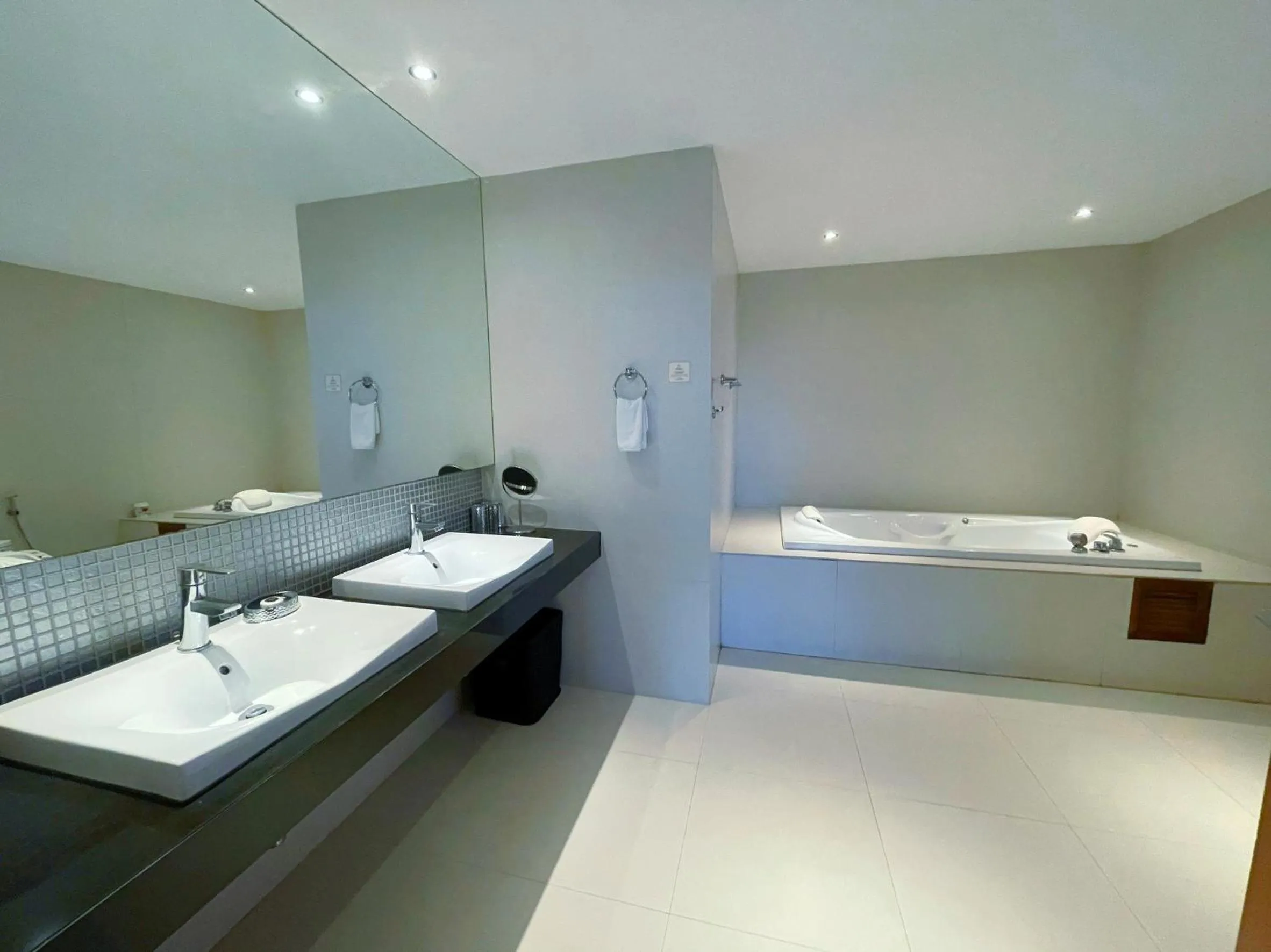 Bathroom in Beach Republic Koh Samui