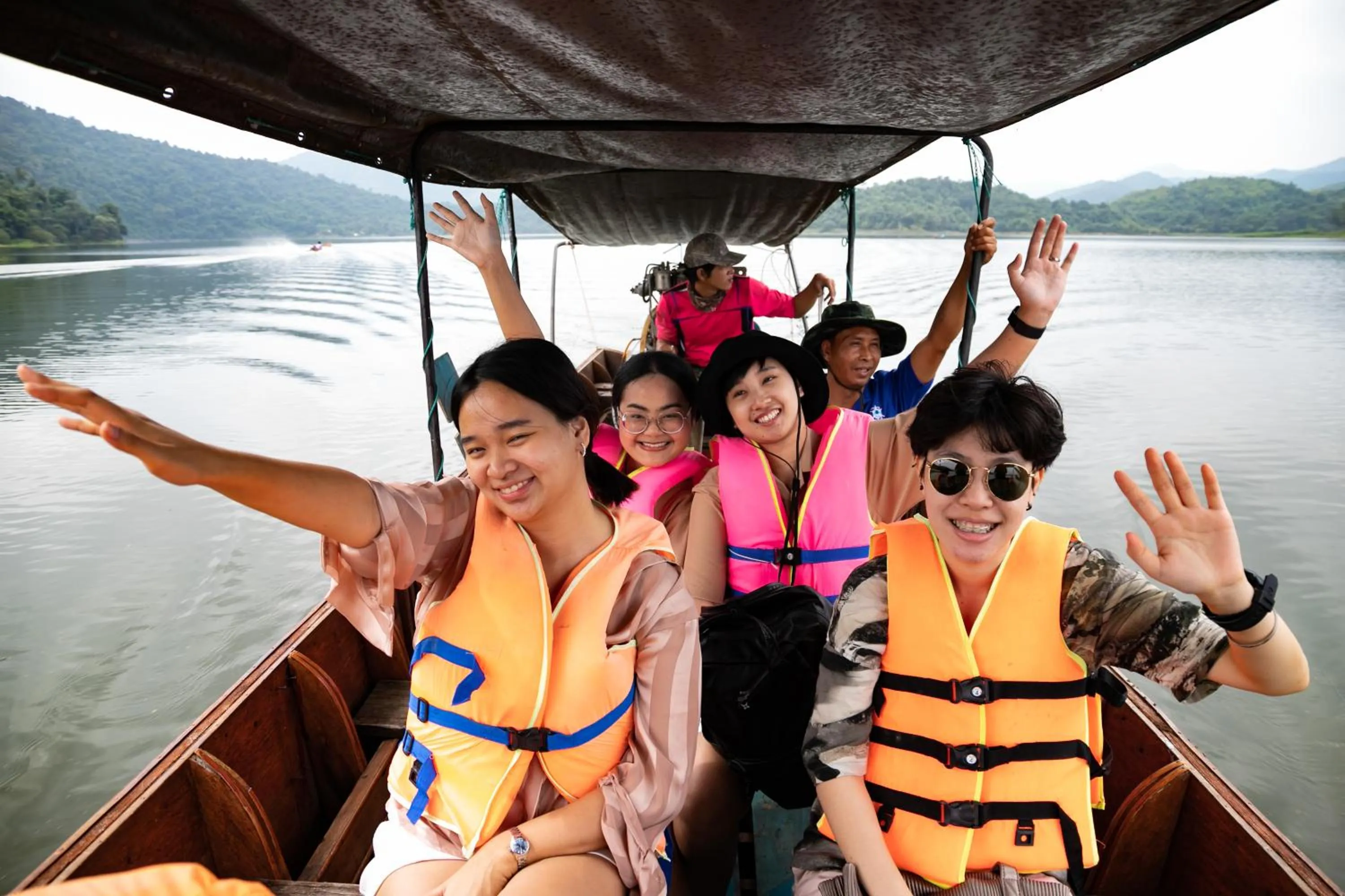 Activities in Kaengkrachan Boathouse Paradise Resort