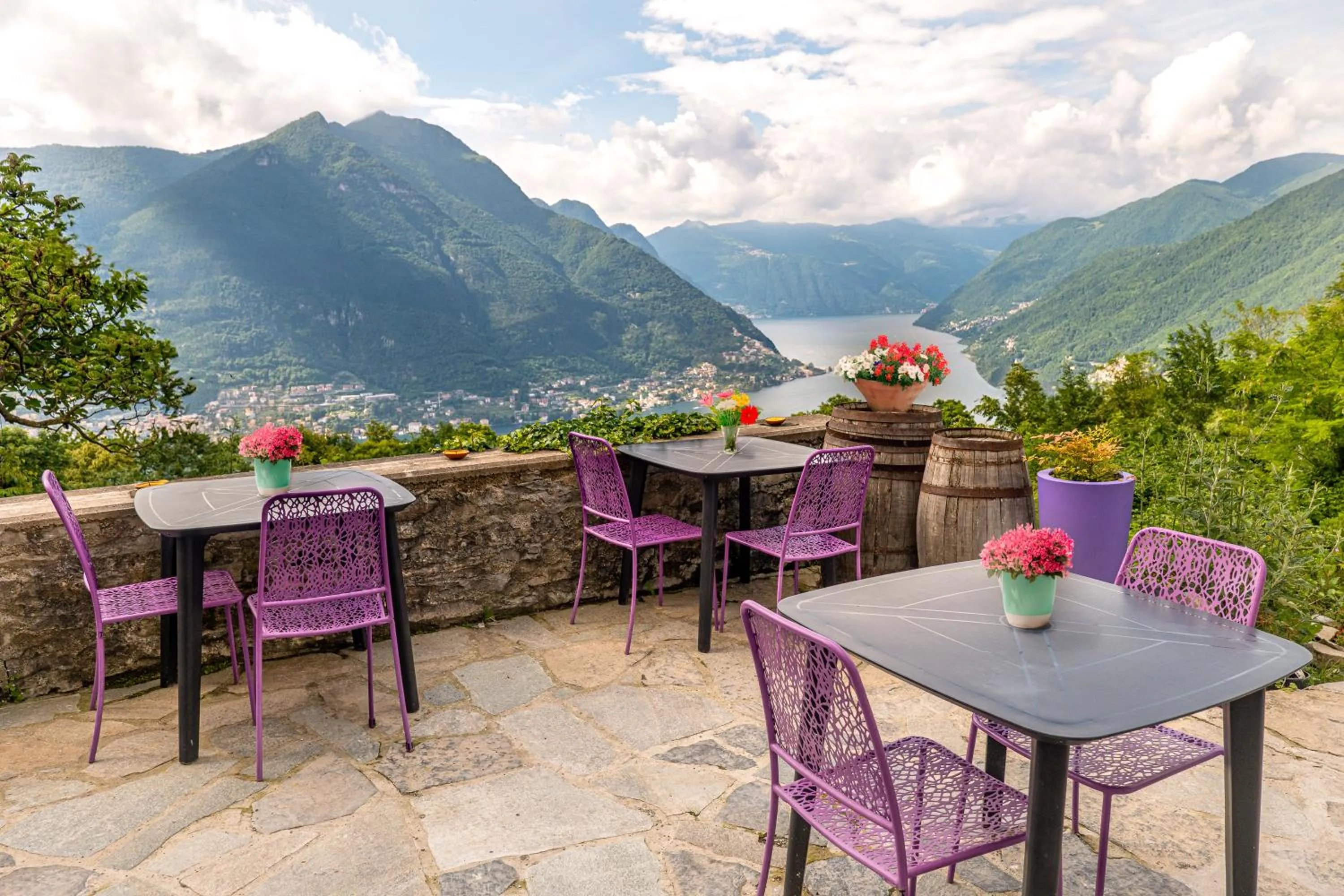 Restaurant/places to eat in Essentia Guest House