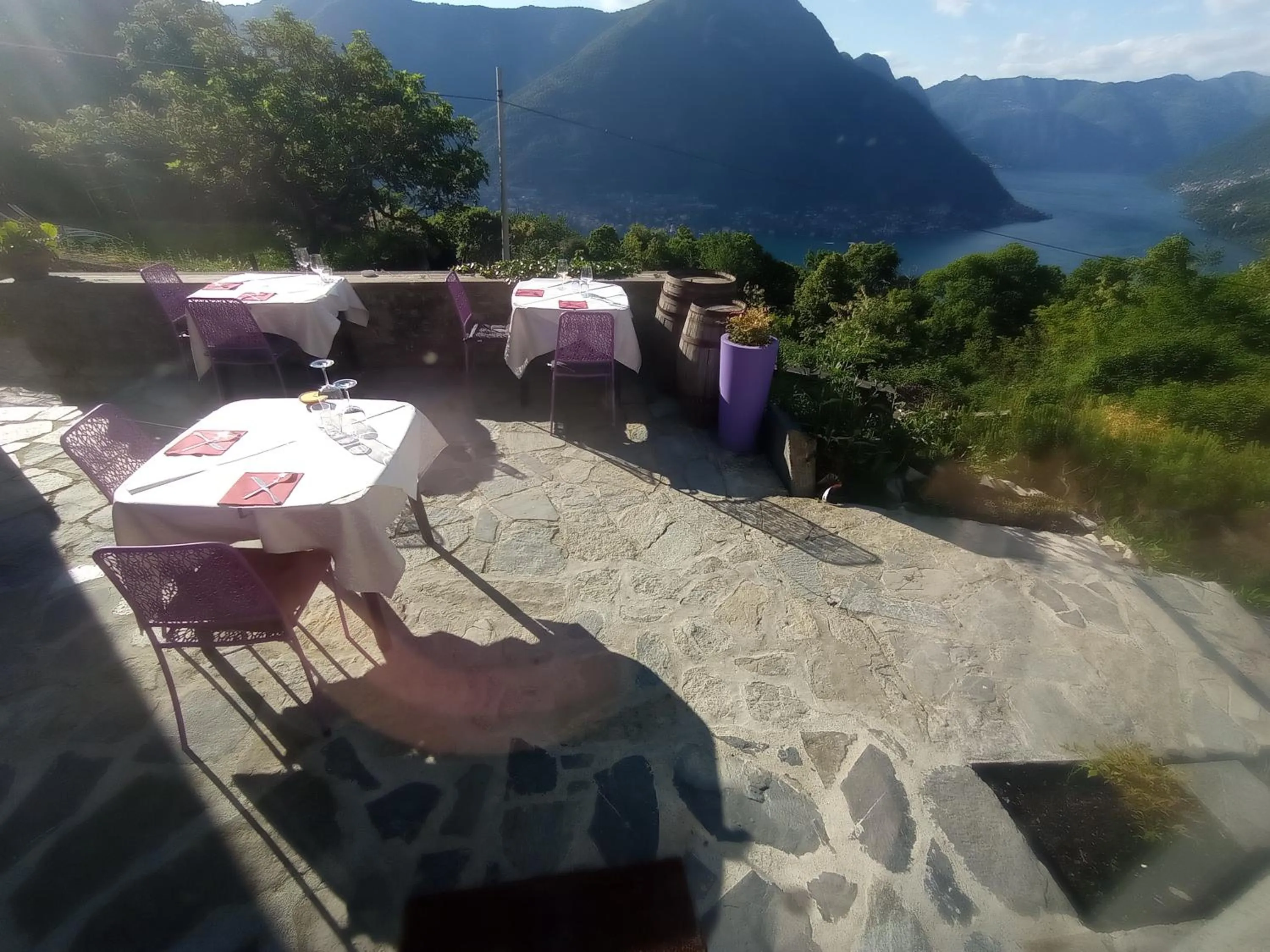 Restaurant/places to eat in Essentia Guest House