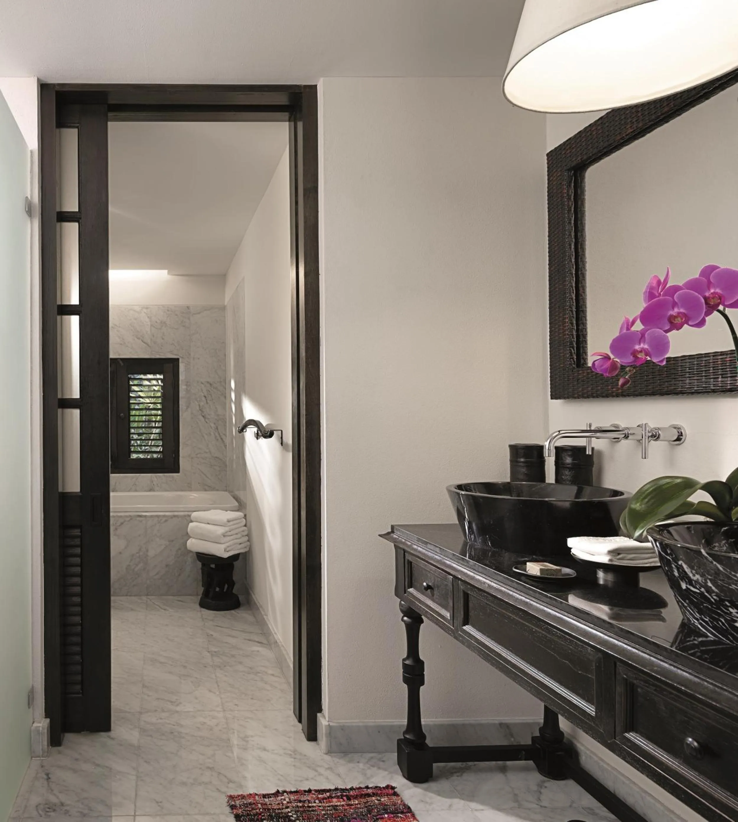 Bathroom, Bed in Tamarind Village