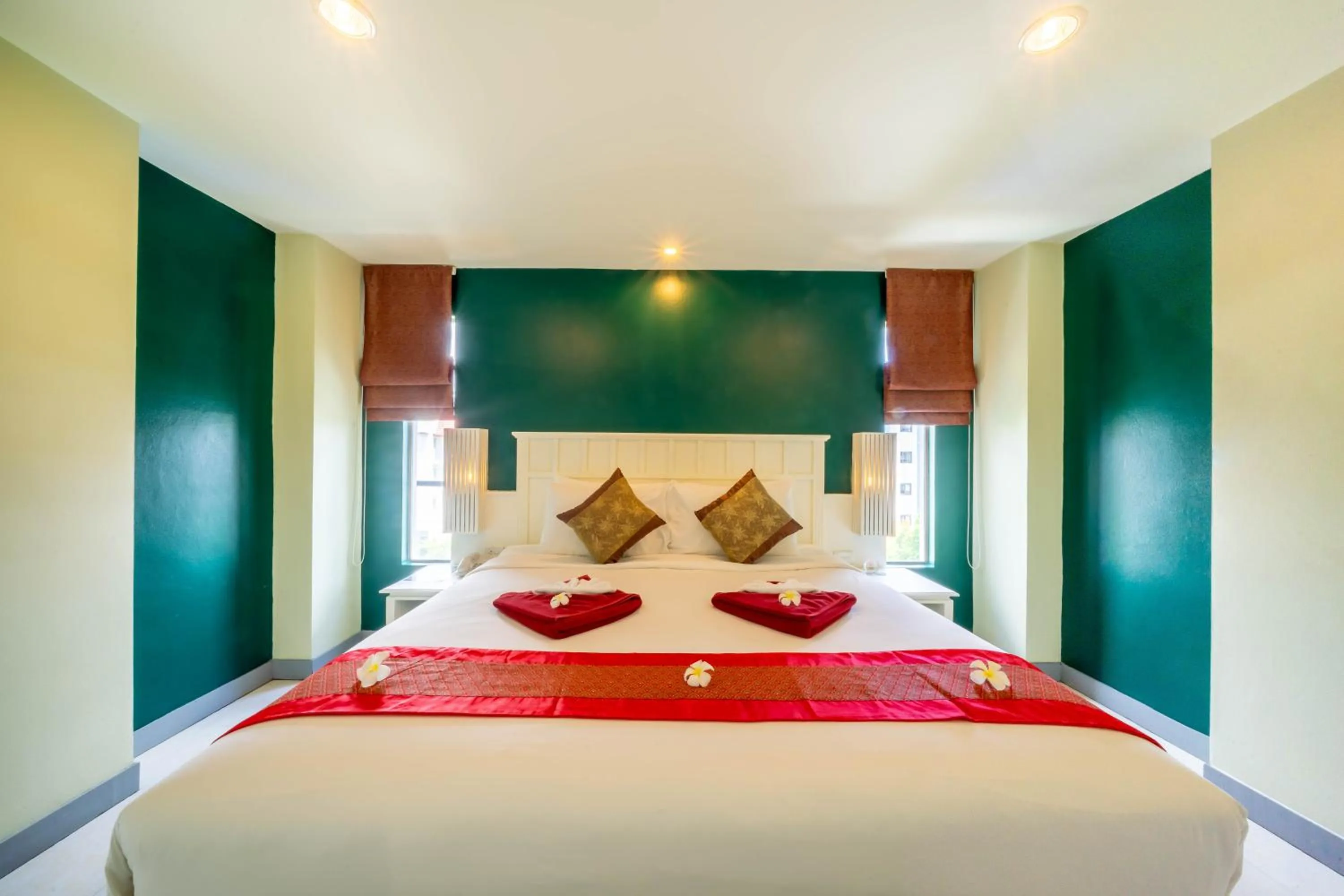 Bed in La Vintage Resort - Patong, Phuket