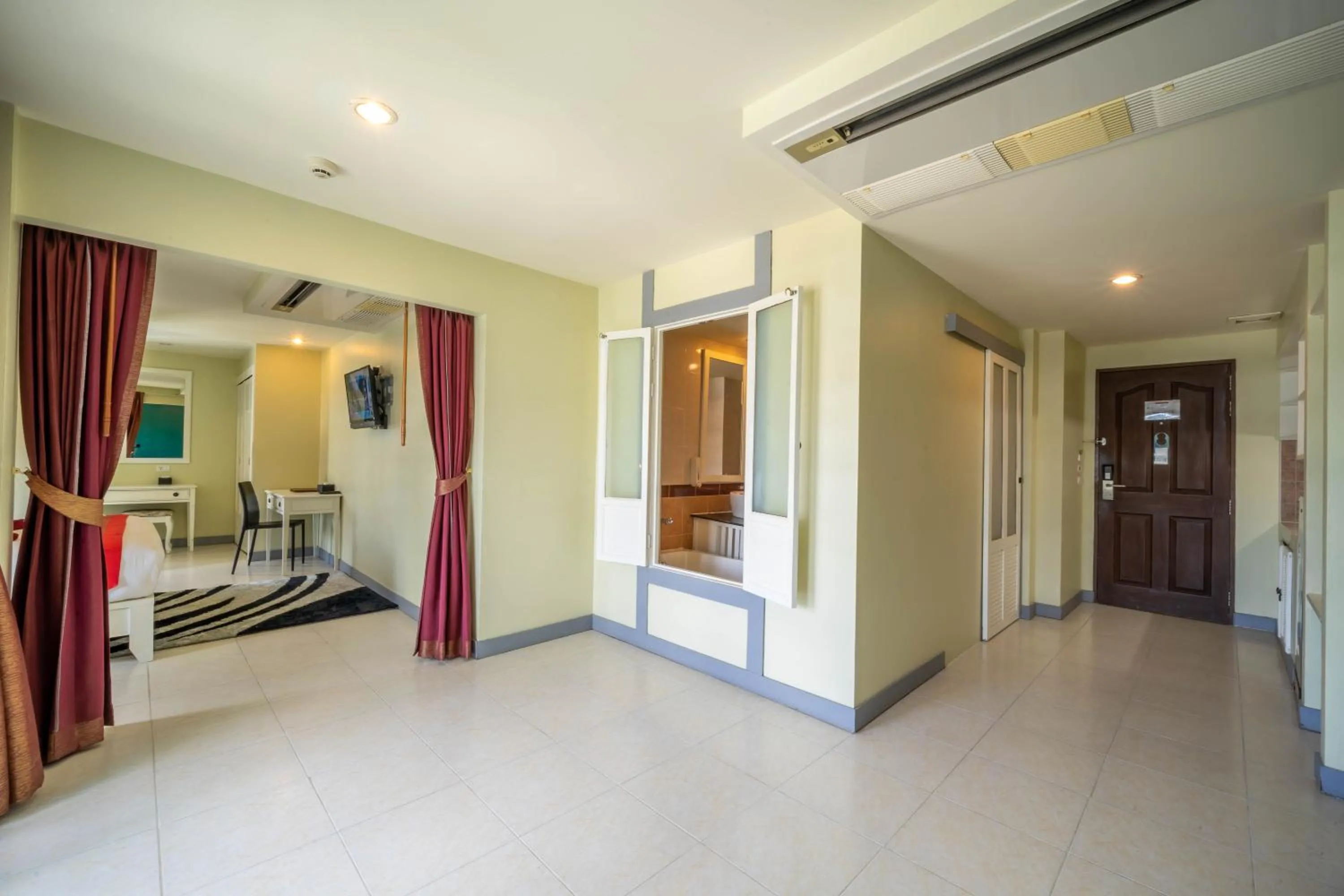 Bedroom, Bed in La Vintage Resort - Patong, Phuket