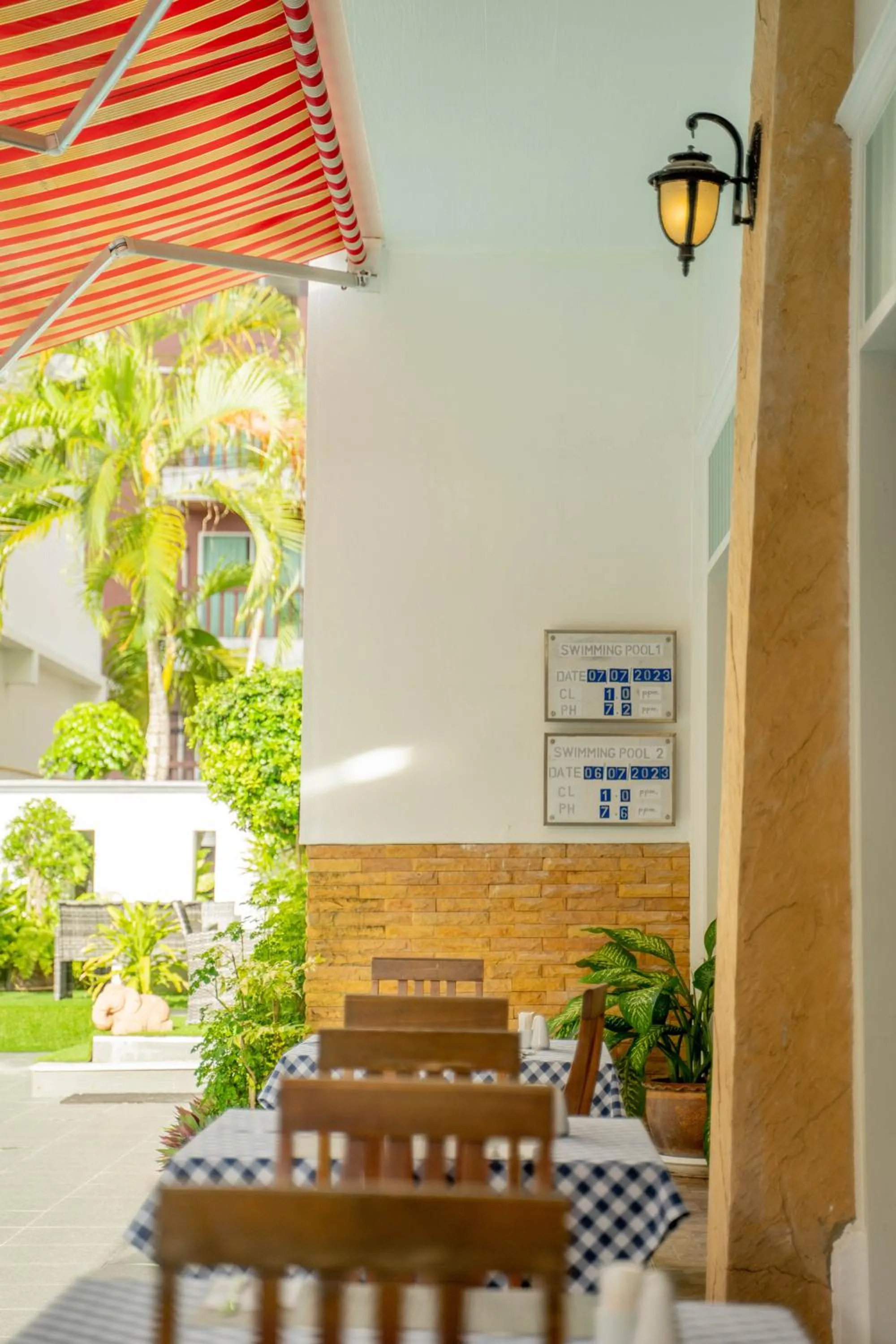 Restaurant/places to eat in La Vintage Resort - Patong, Phuket