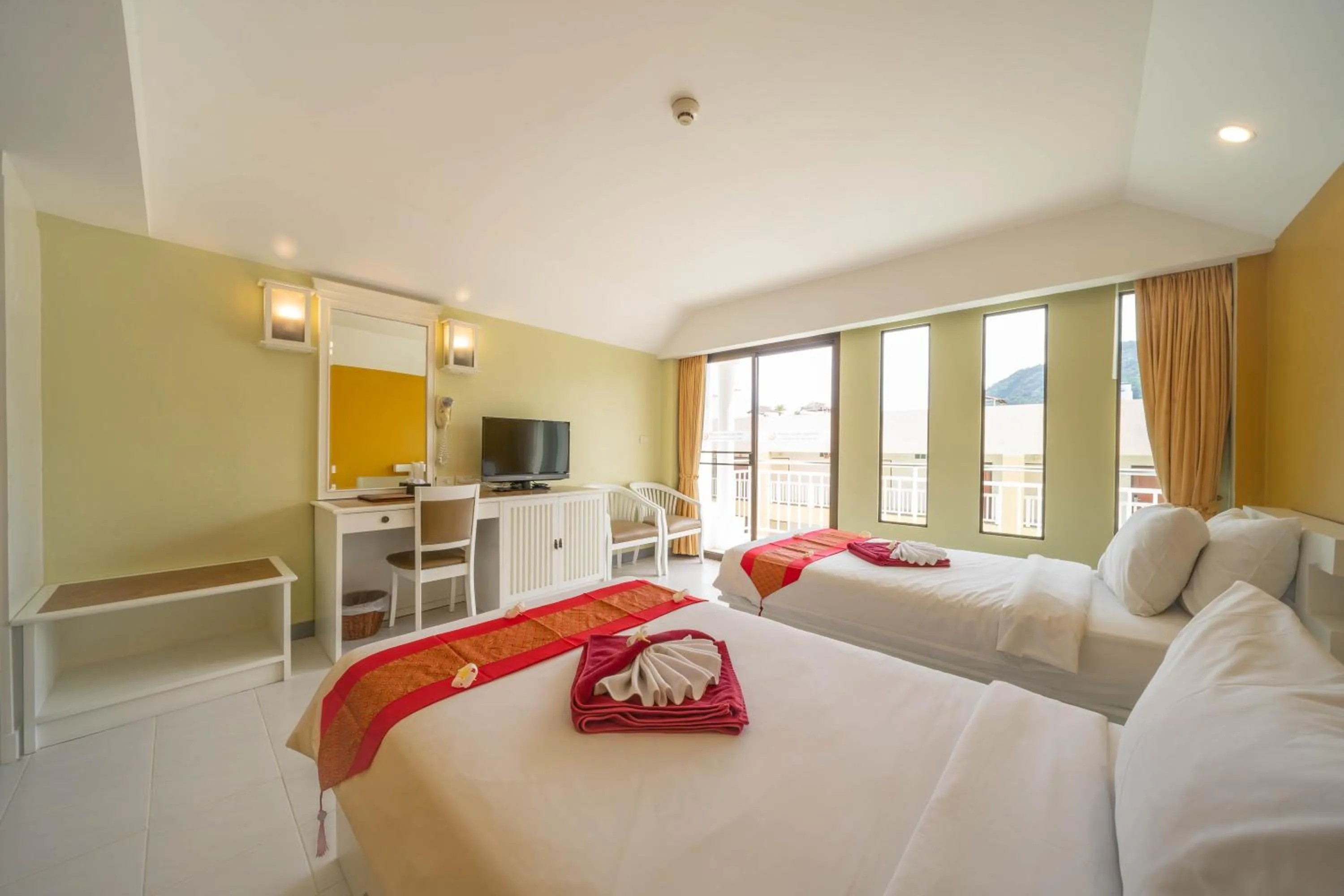 Bed in La Vintage Resort - Patong, Phuket