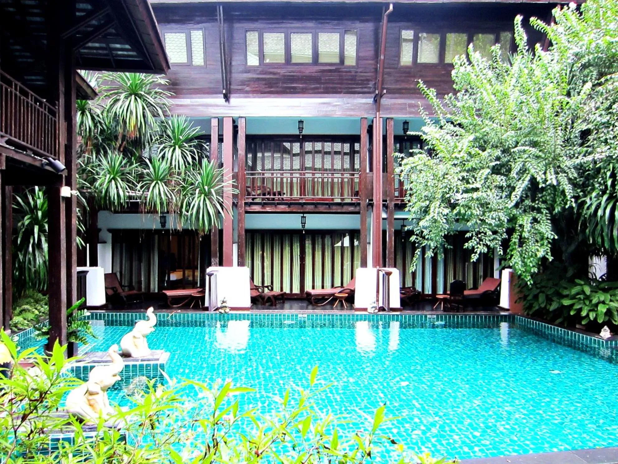 Swimming pool in Yantarasri Resort