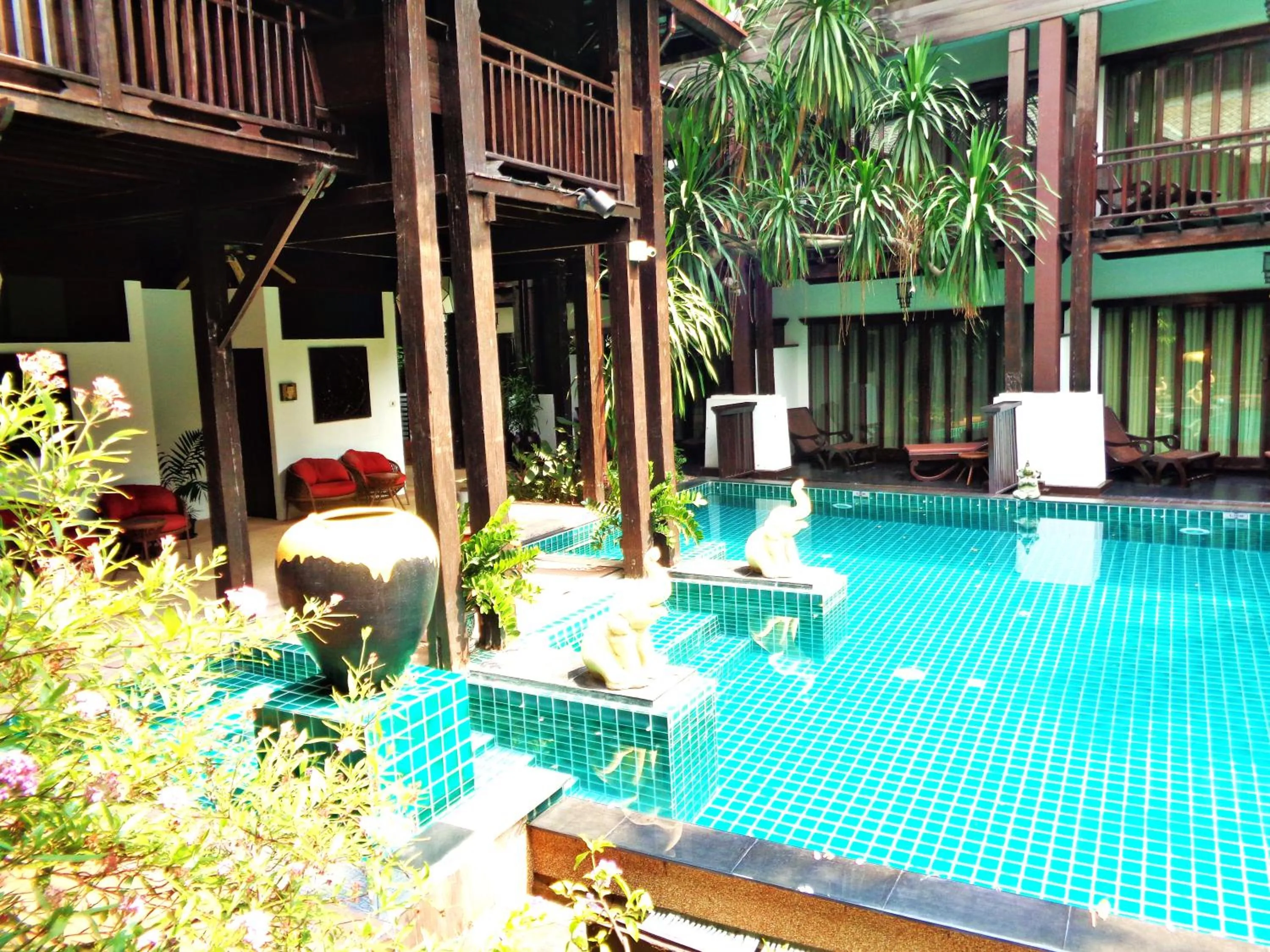 Swimming pool in Yantarasri Resort