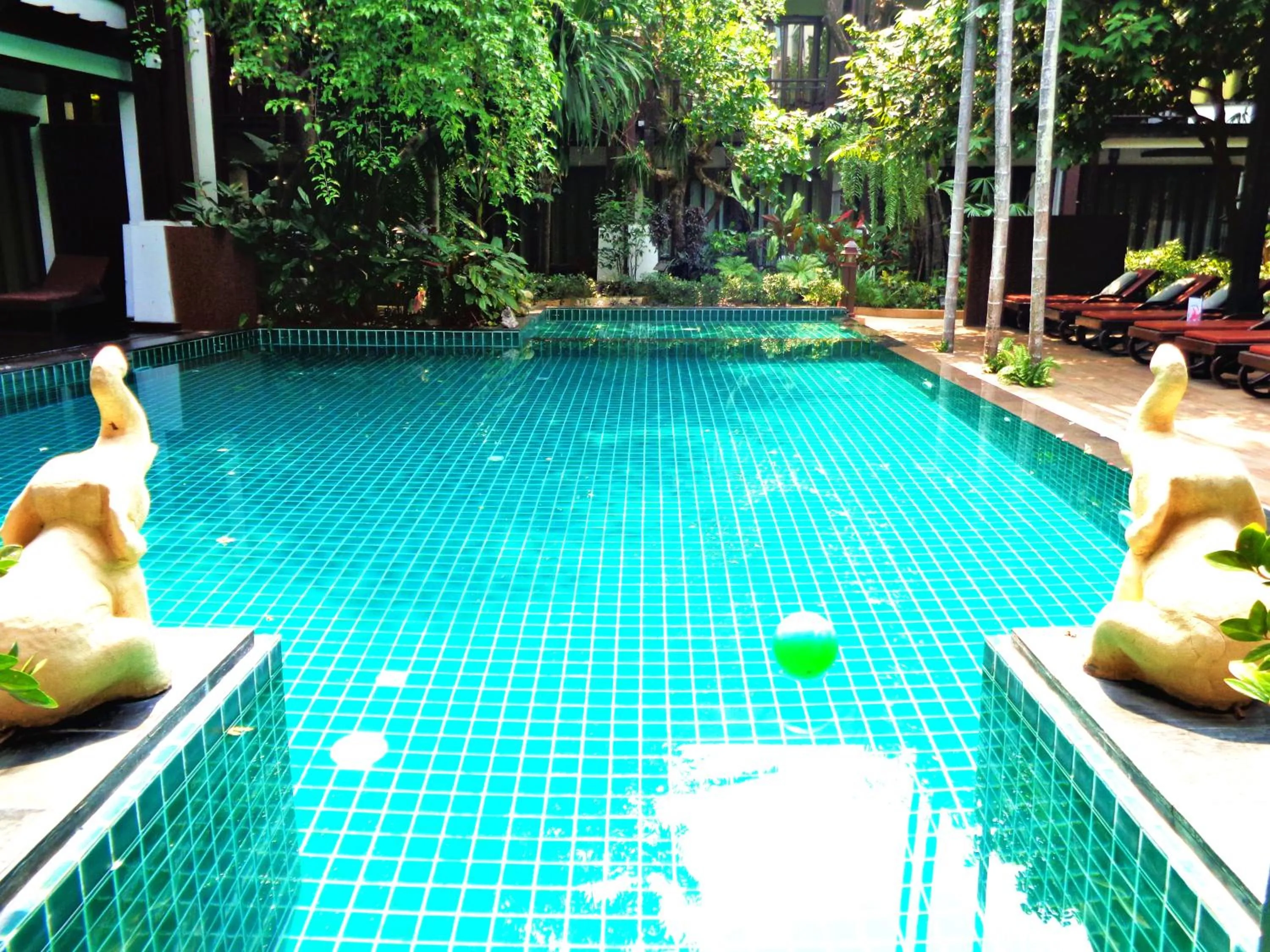 Swimming pool in Yantarasri Resort