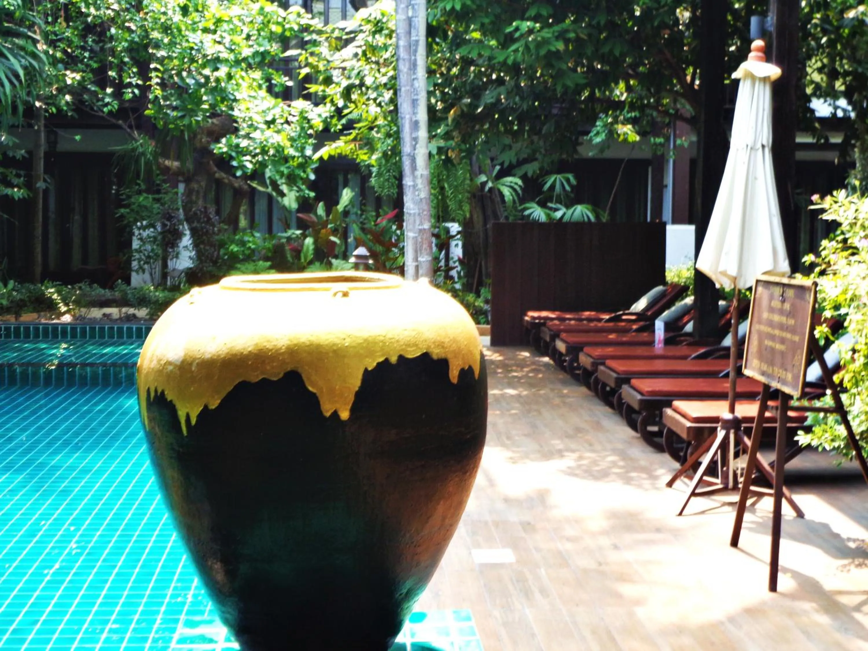 Swimming pool in Yantarasri Resort