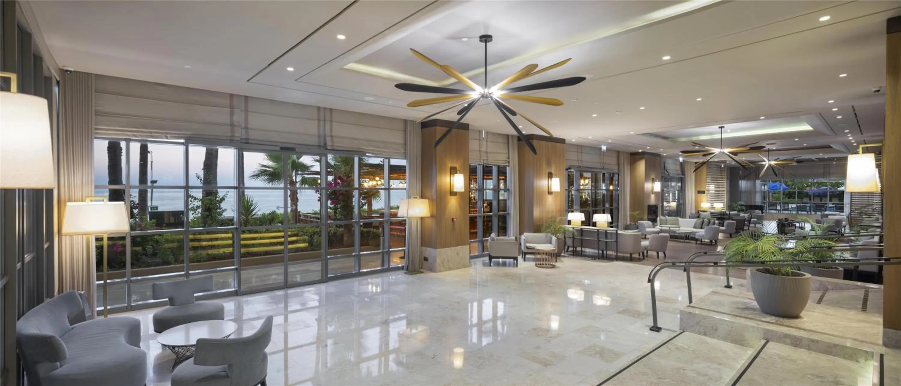 Lobby or reception in Mersin HiltonSA