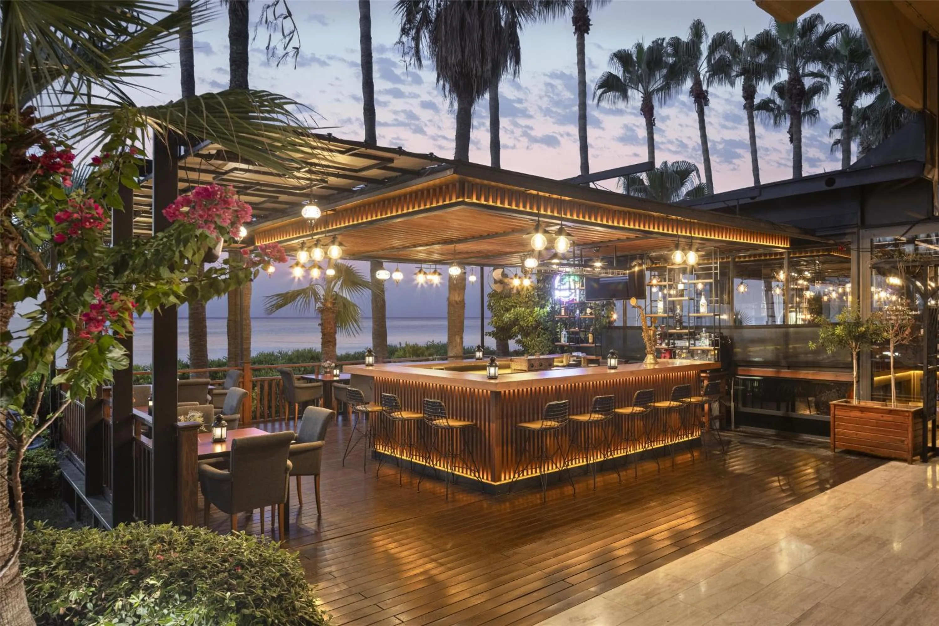 Lounge or bar in Mersin HiltonSA