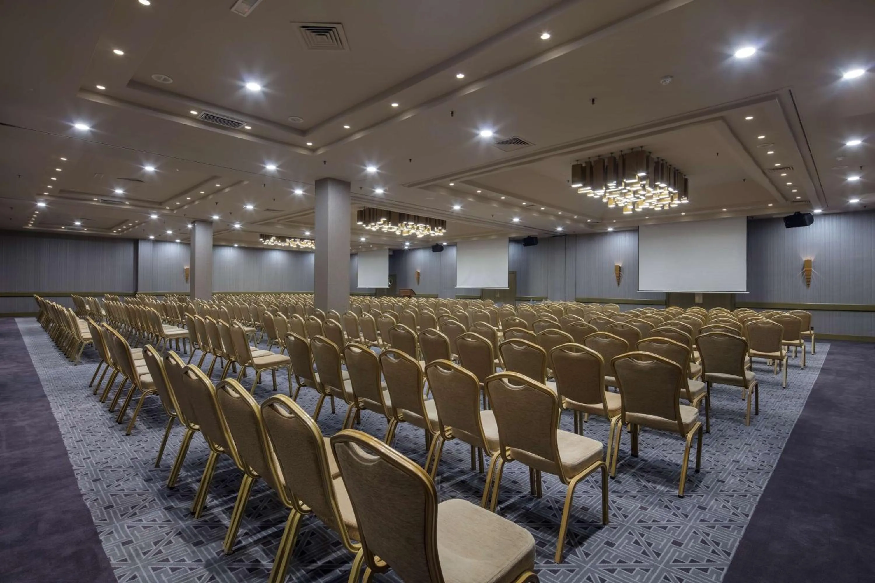 Meeting/conference room in Mersin HiltonSA
